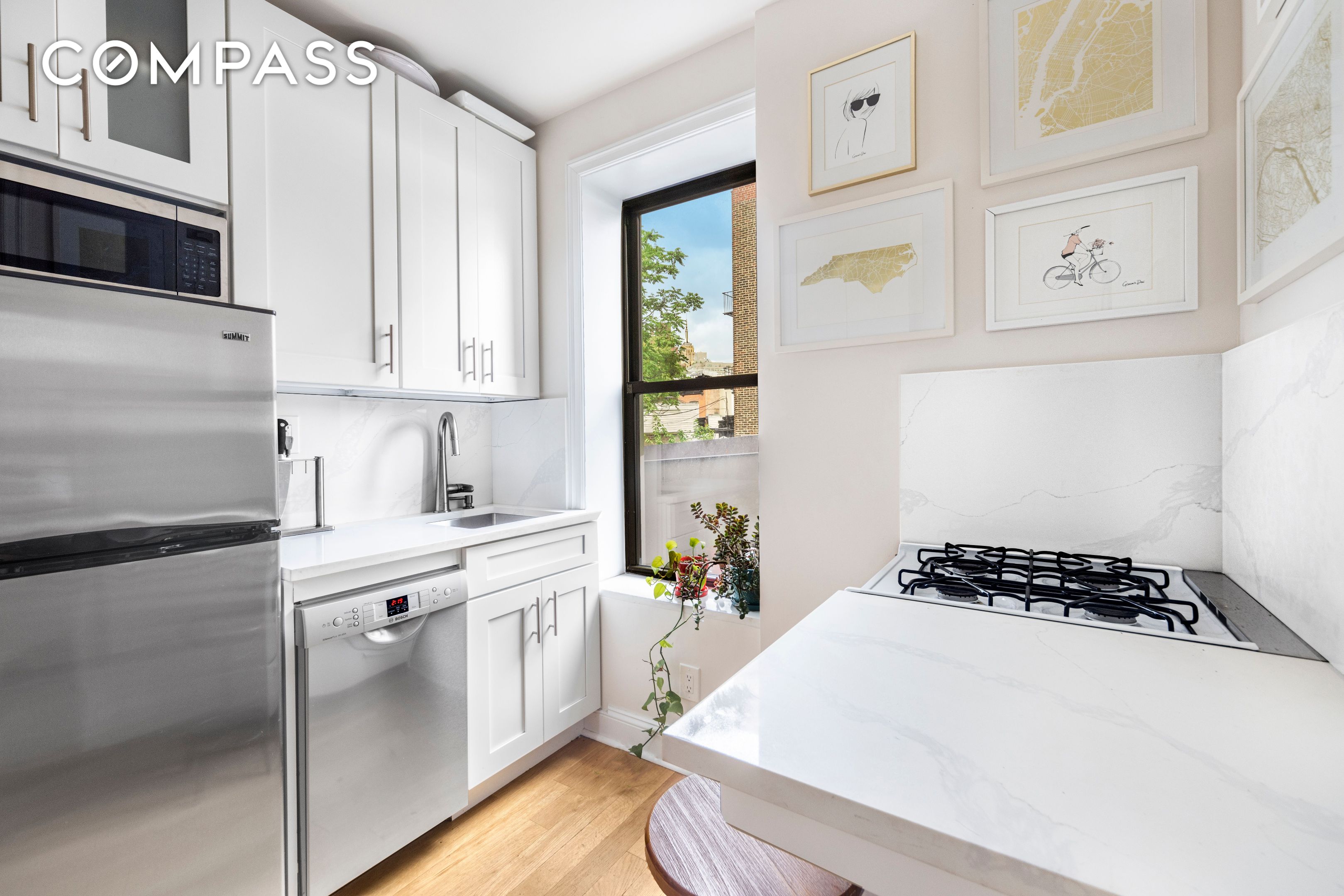 #4 photo, 227 W 11th Street, Манхэттен ‖ West Village , NY 10014