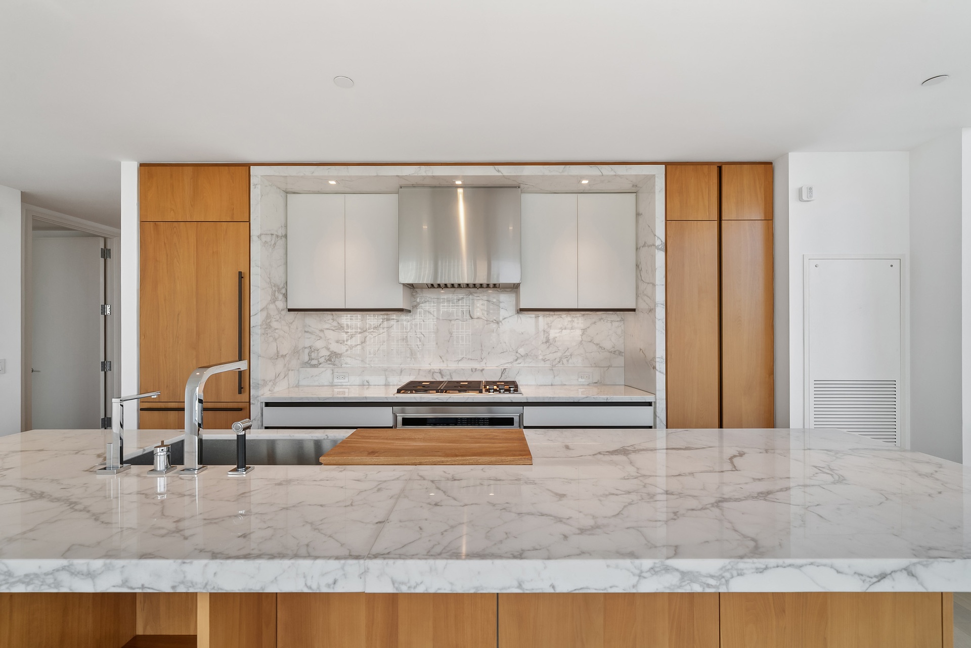 #11 photo, 1 W End Avenue, 맨해튼 Lincoln Square , NY 10023