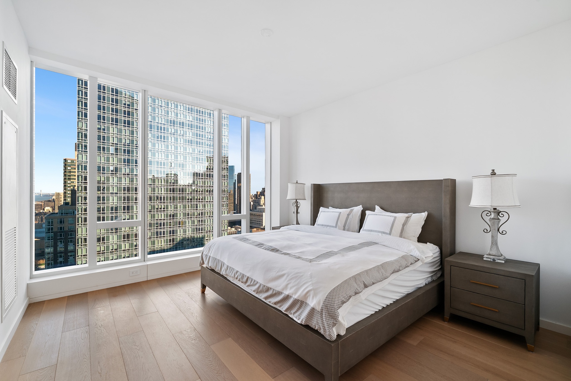 #13 photo, 1 W End Avenue, 맨해튼 Lincoln Square , NY 10023