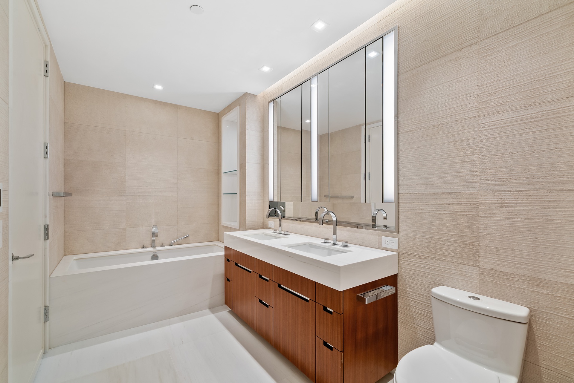 #16 photo, 1 W End Avenue, 맨해튼 Lincoln Square , NY 10023