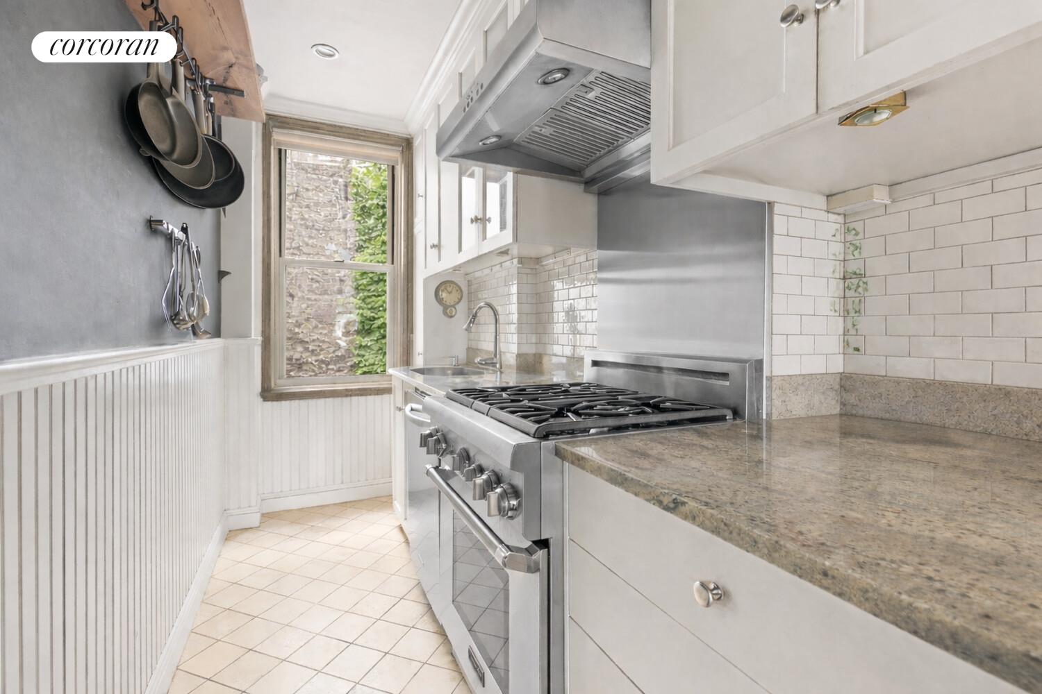 #6 photo, 519 E 86TH Street, מנהטן Yorkville , NY 10028