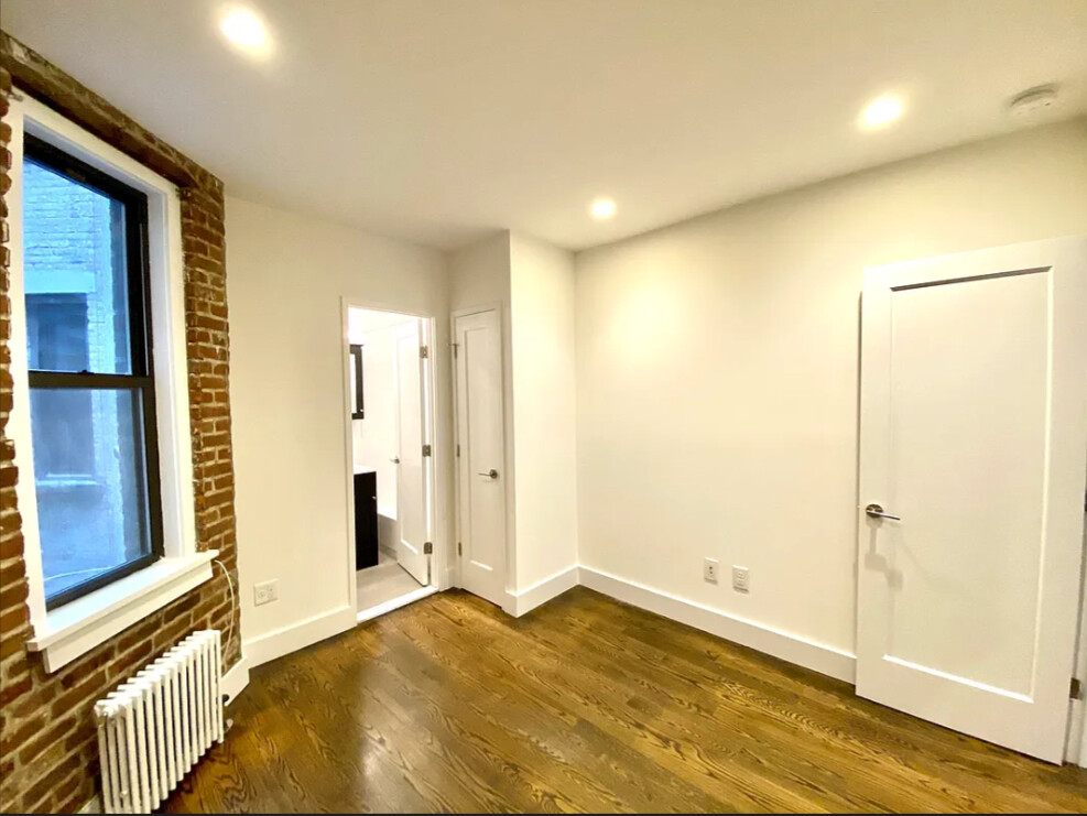 #4 photo, 245 E 39TH Street, Murray Hill , NY 10016