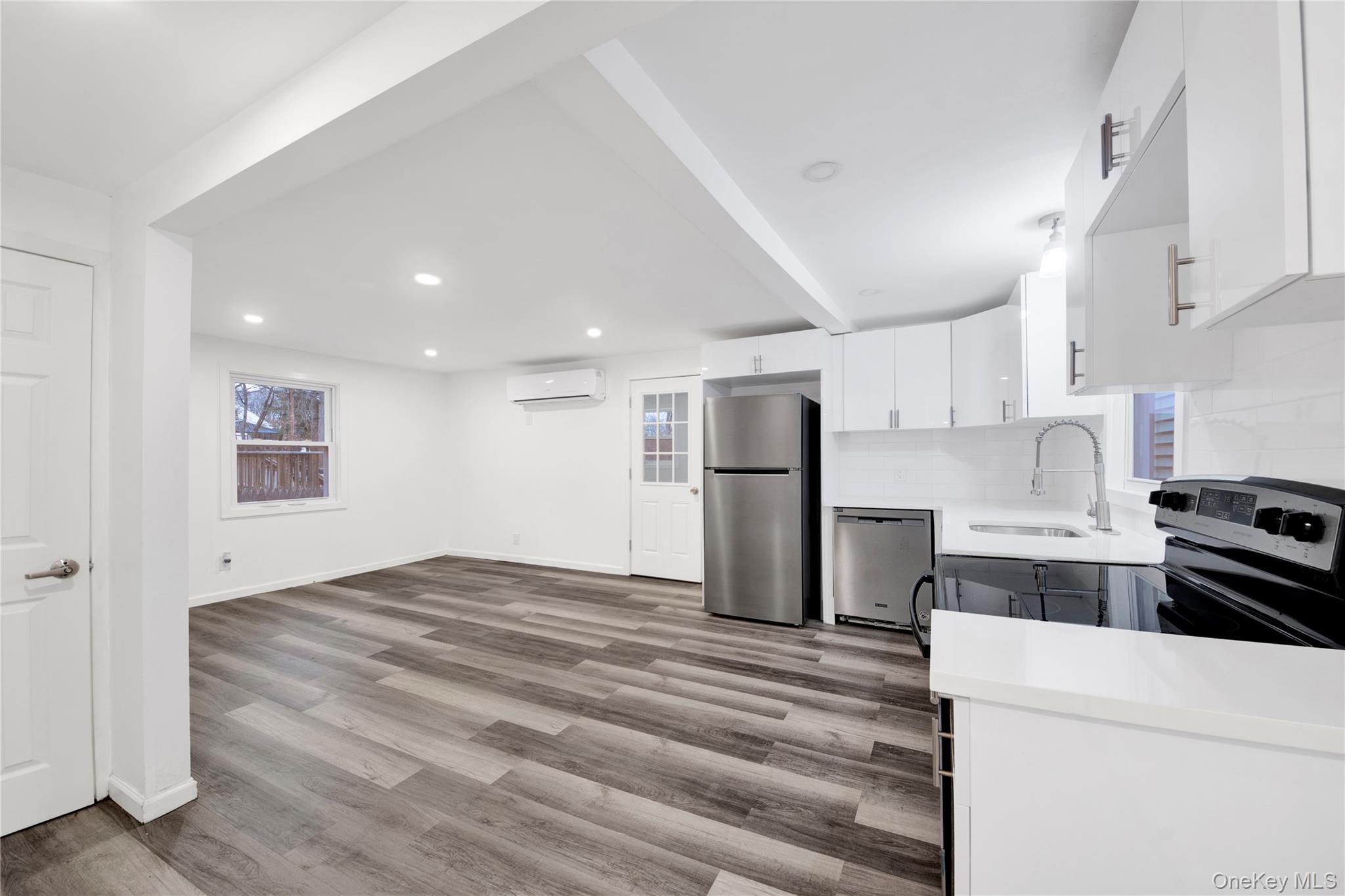 #4 photo, 103 N Pierpont Avenue, Newburgh , NY 12550