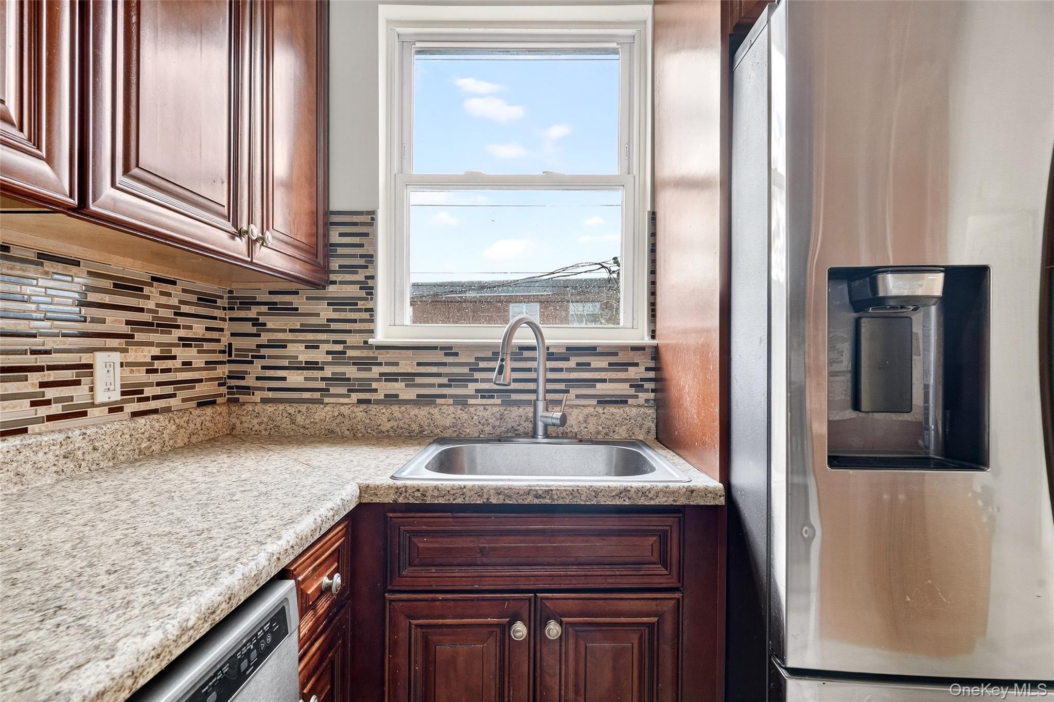 #10 photo, 989 Sackett Avenue, Bronx , NY 10462