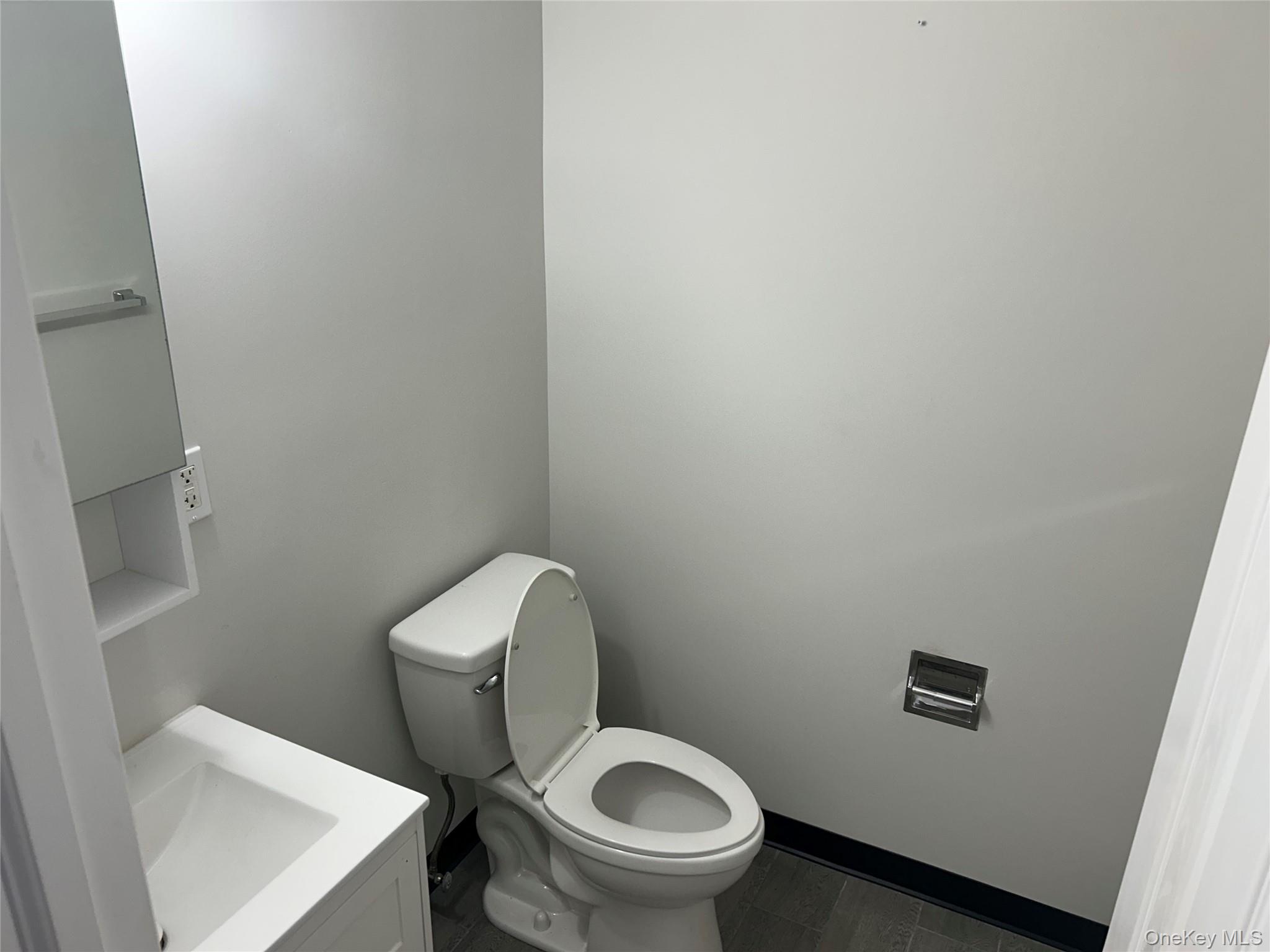 #6 photo, 345 Windsor Highway, 뉴욕주 New Windsor , NY 12553