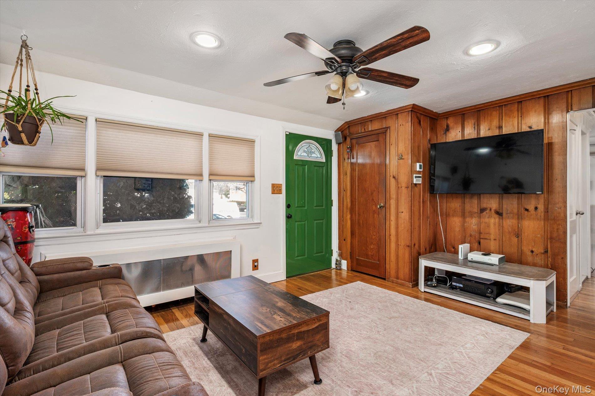 #6 photo, 245 53rd Street, 东长岛 Lindenhurst , NY 11757