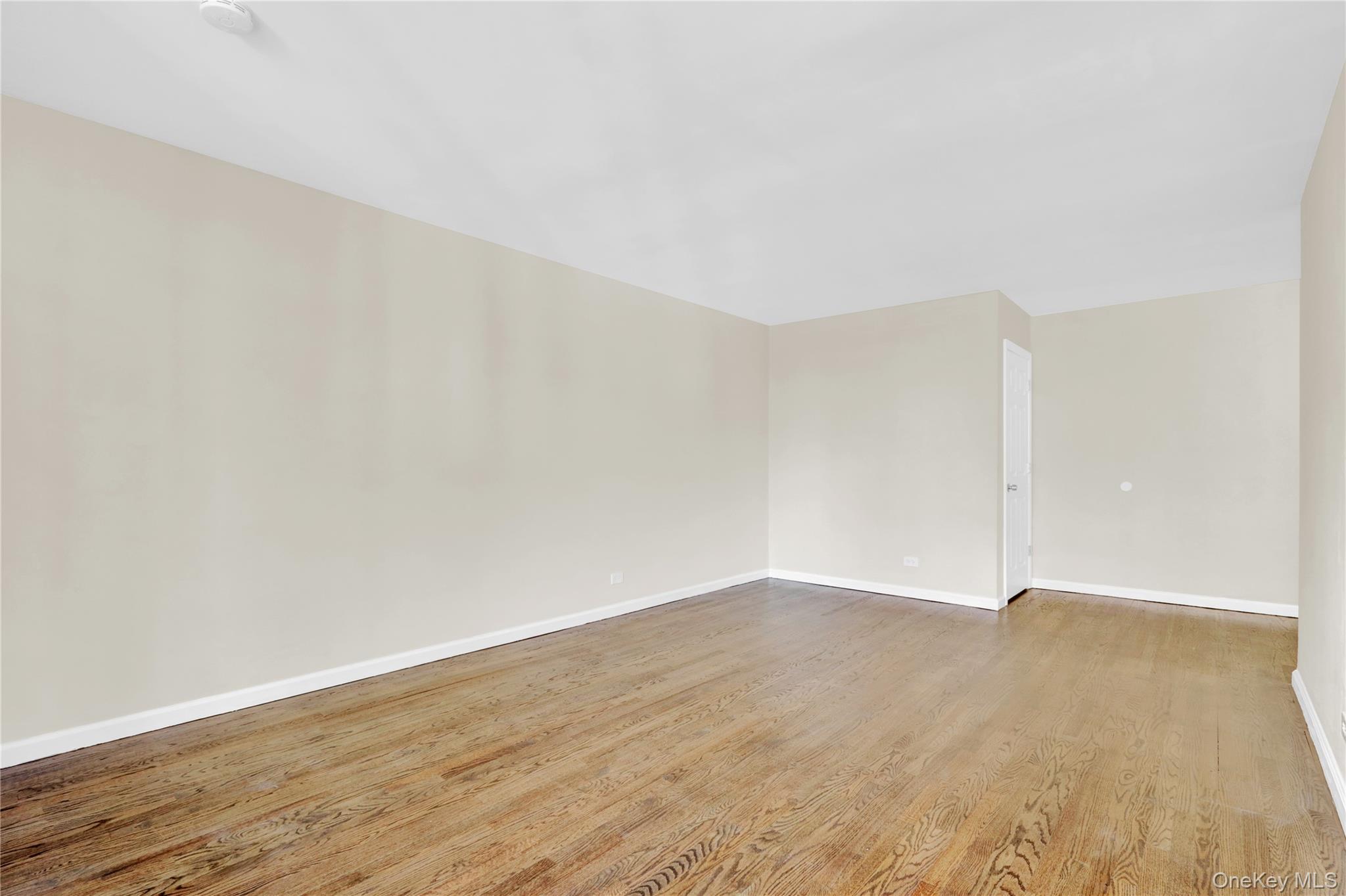 #10 photo, 3201 Grand Concourse, Bronx , NY 10468