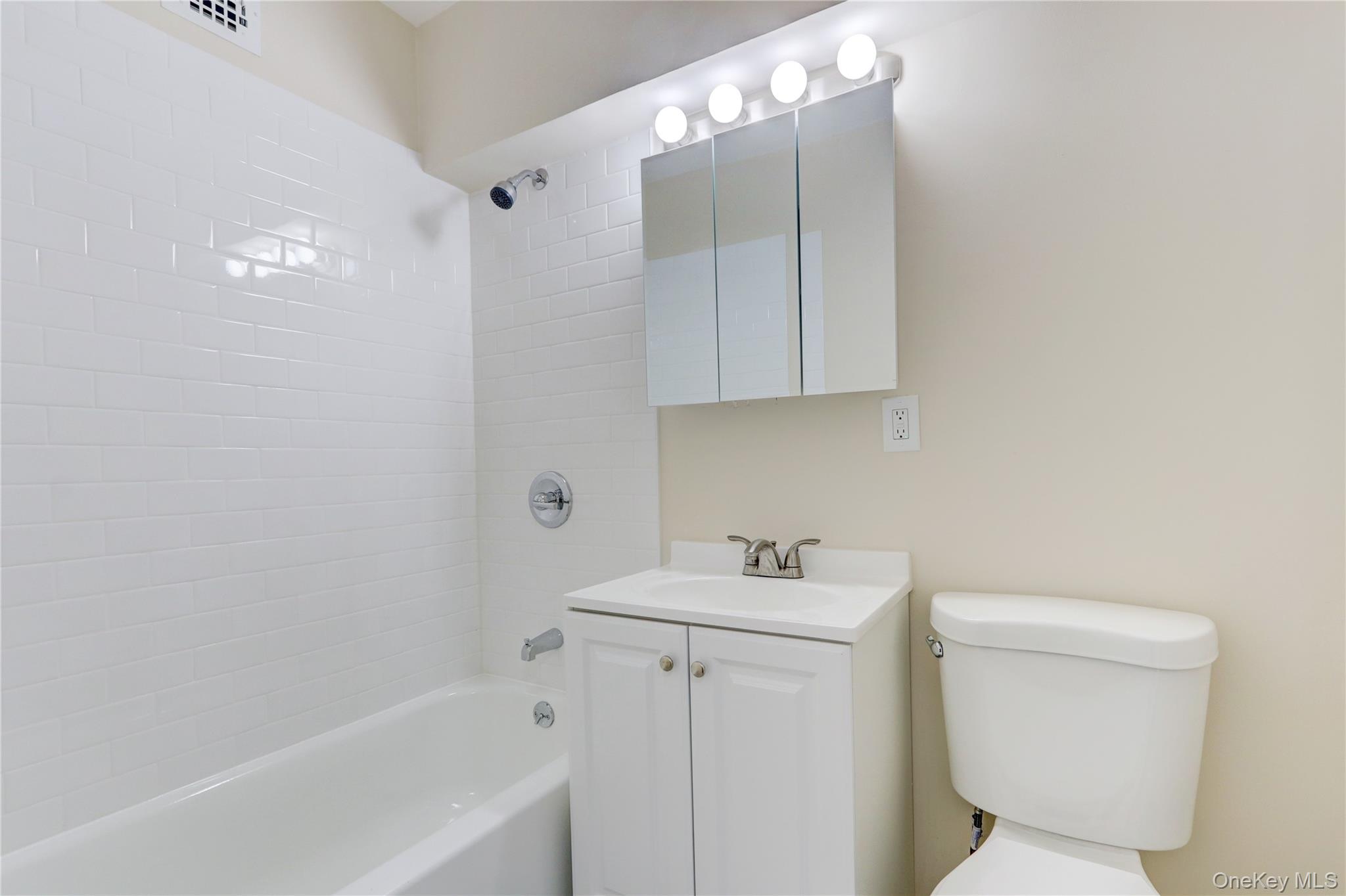 #20 photo, 3201 Grand Concourse, Bronx , NY 10468