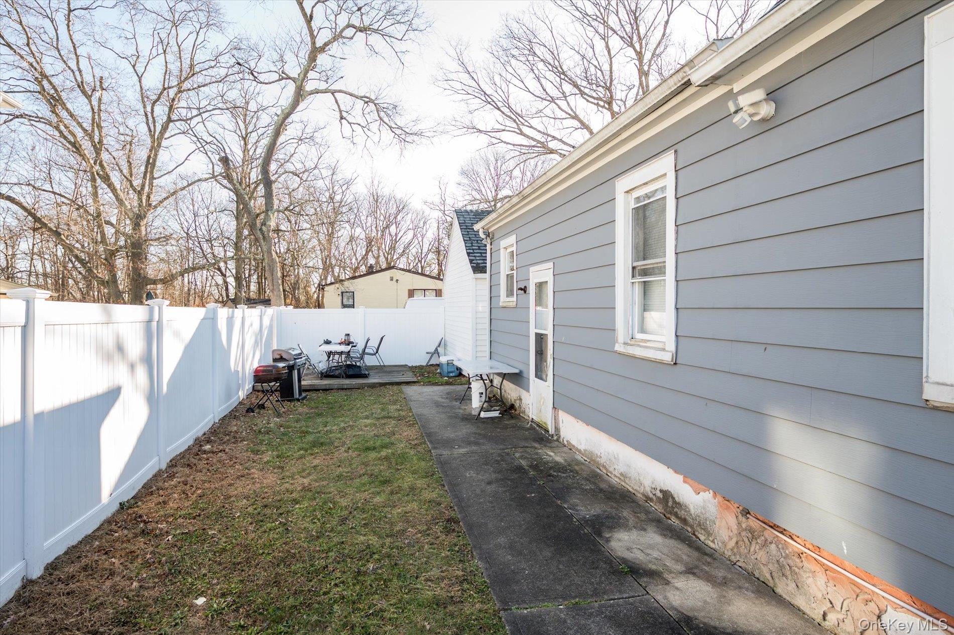 #6 photo, 283 Washington Avenue, Amityville , NY 11701