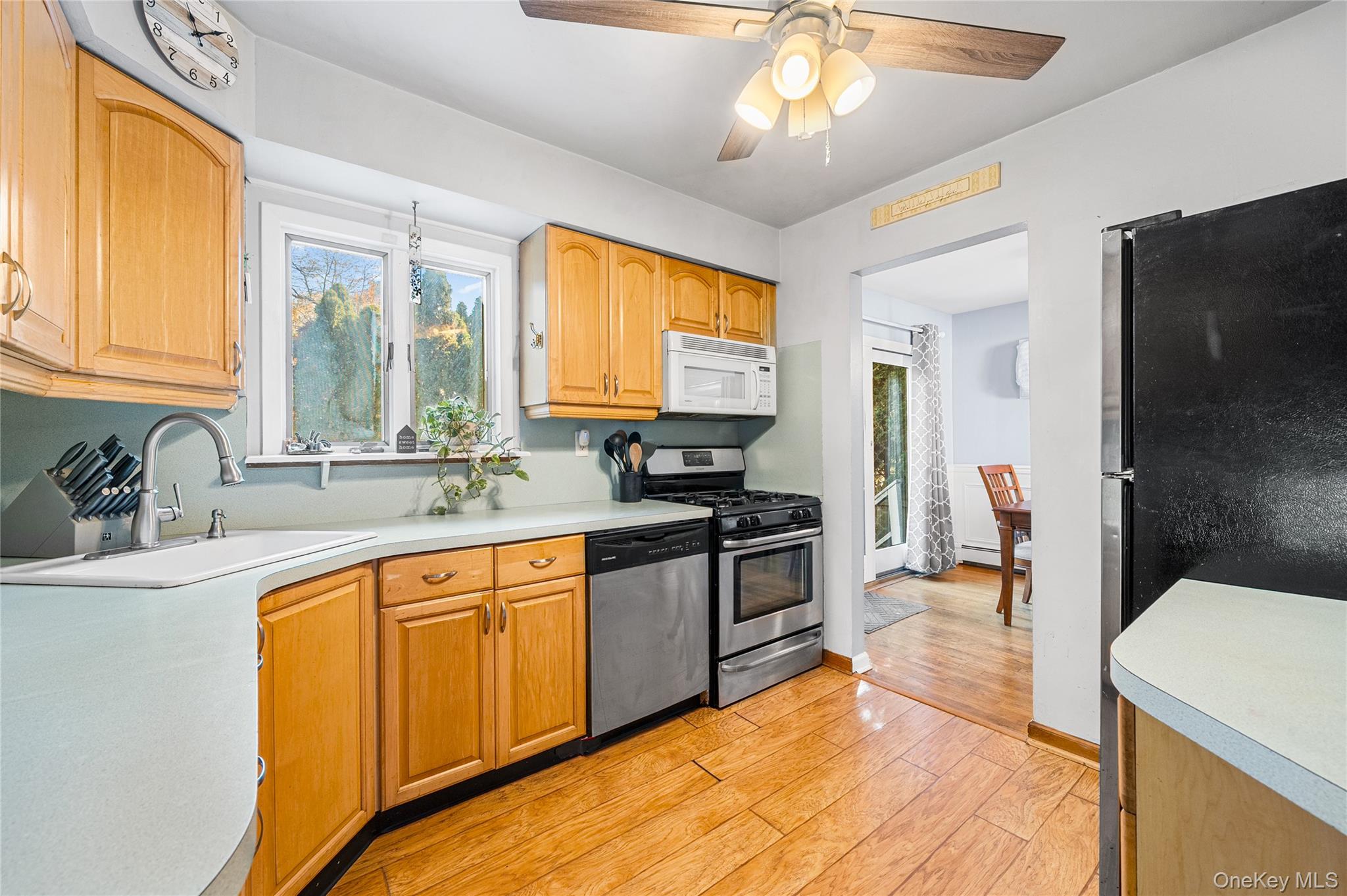 #12 photo, 27 Gaylore Drive, Саффолк ‖ Amityville , NY 11701