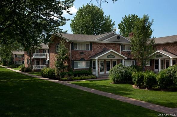 #2 photo, 20 Westgate Drive, Bohemia , NY 11716