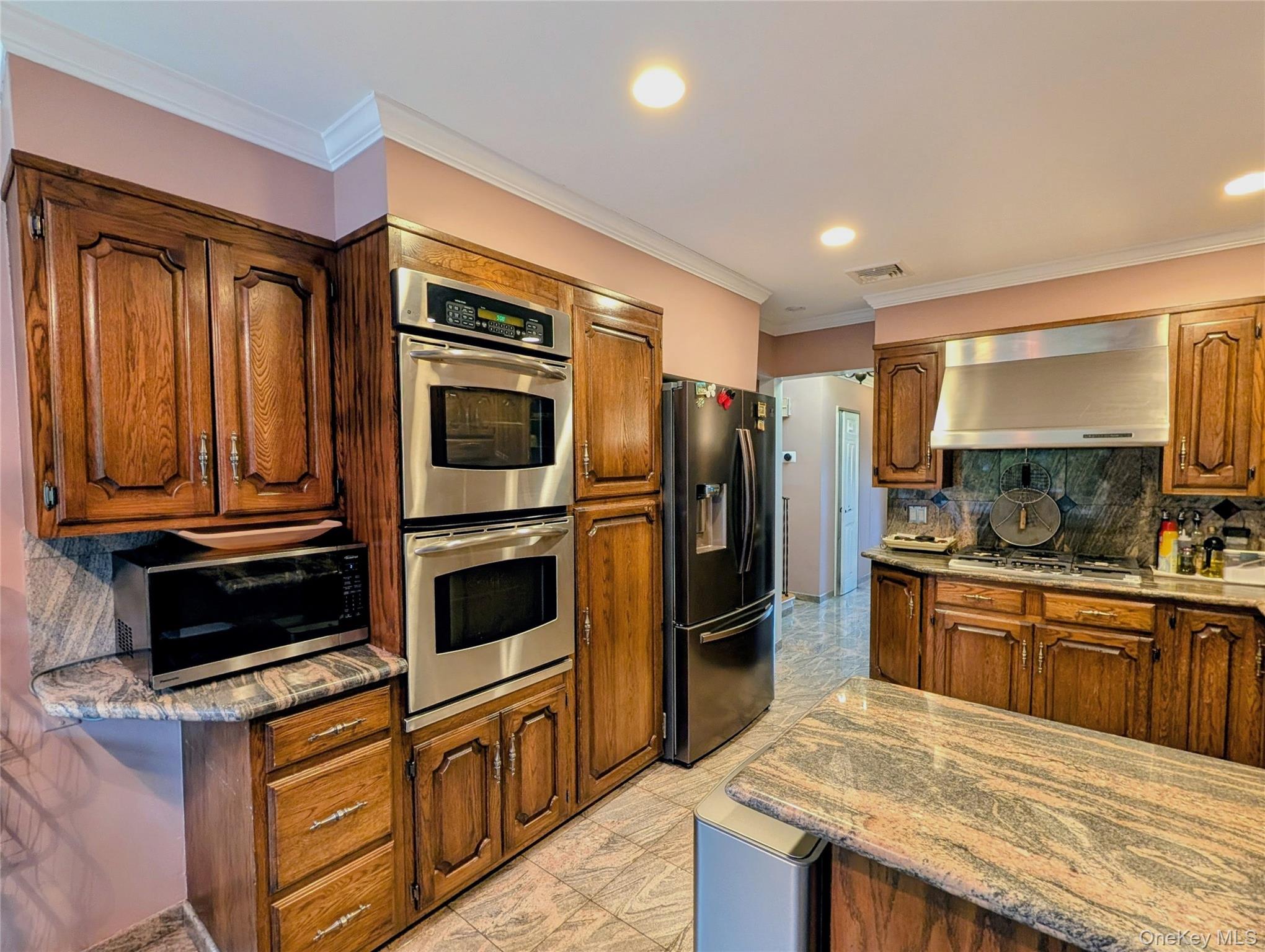 #10 photo, 97 Gilmar Lane, Roslyn Heights , NY 11577