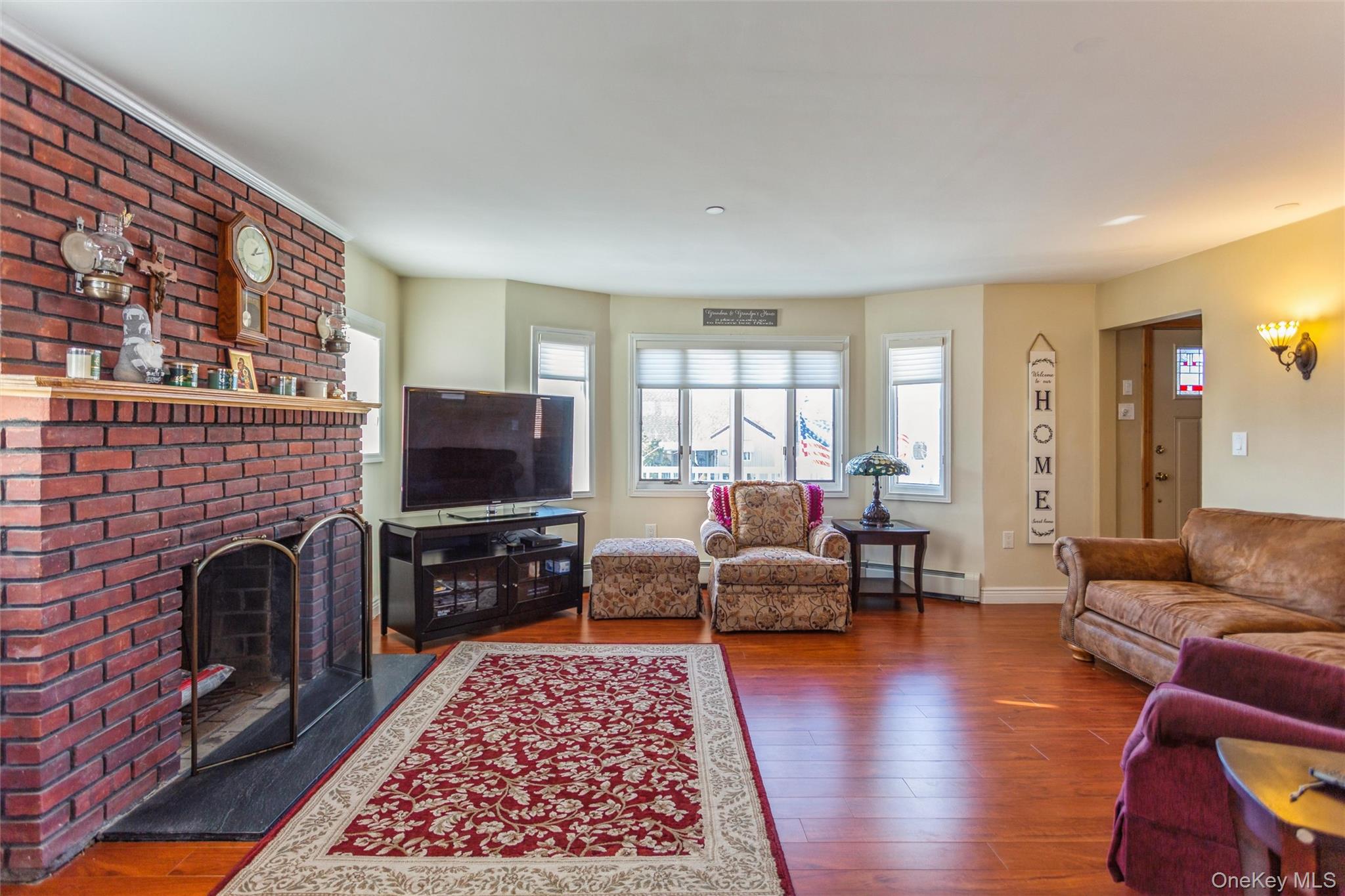 #4 photo, 73 Parma Road, Island Park , NY 11558