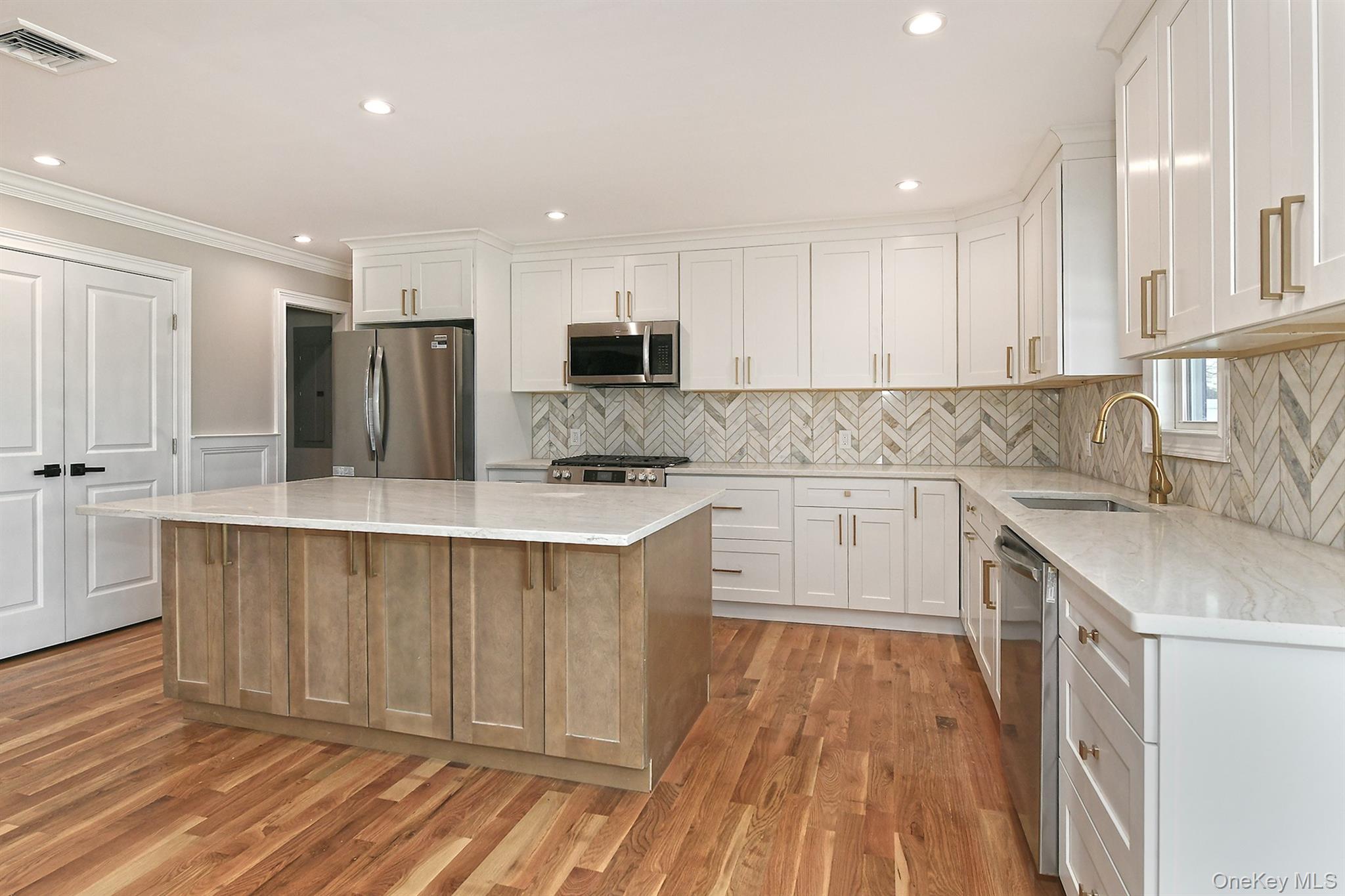 #11 photo, 1903 George Court, Merrick , NY 11566