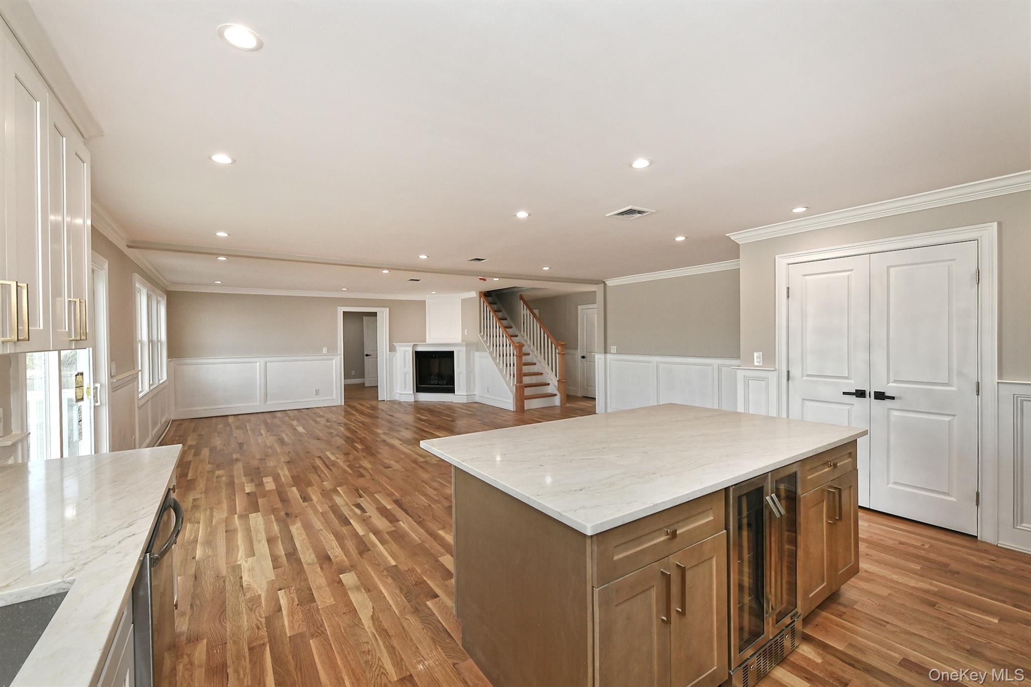 #12 photo, 1903 George Court, Merrick , NY 11566