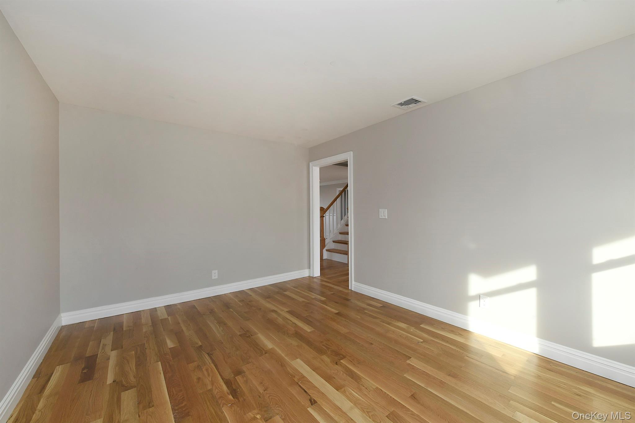 #18 photo, 1903 George Court, Merrick , NY 11566