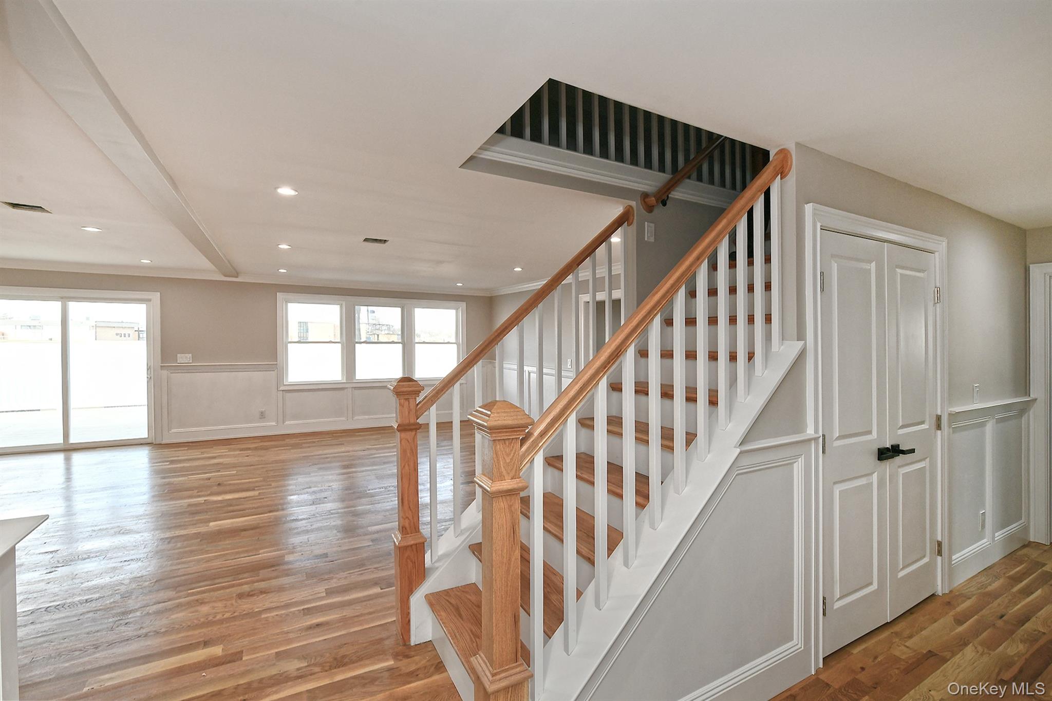 #5 photo, 1903 George Court, Merrick , NY 11566