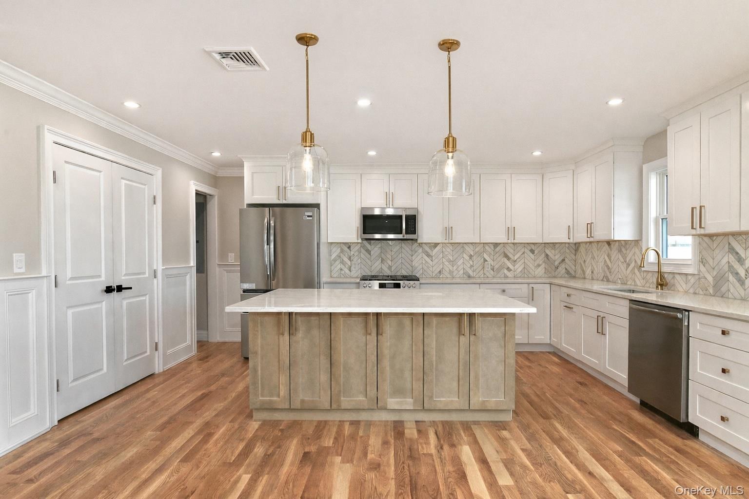 #9 photo, 1903 George Court, Merrick , NY 11566