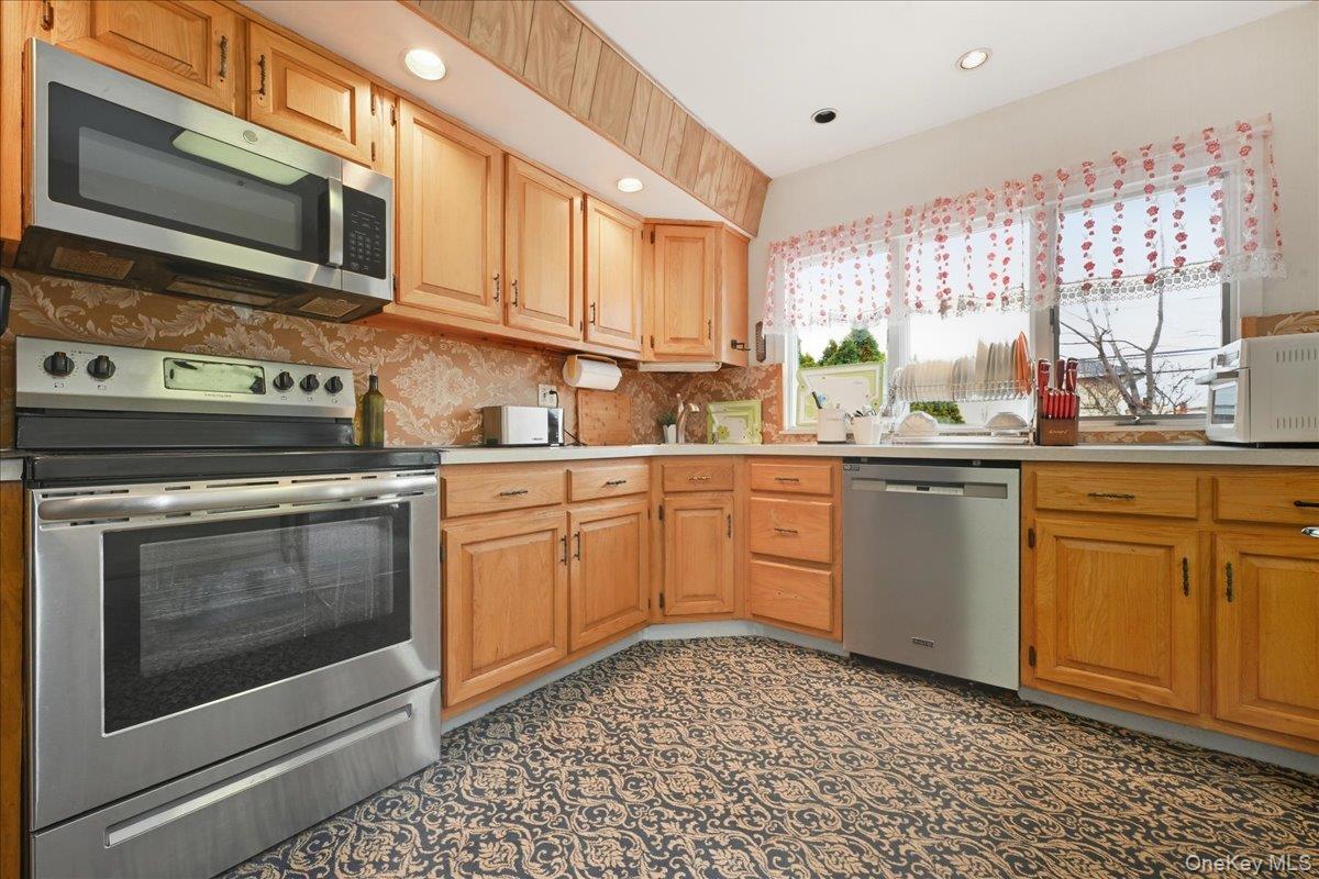 #11 photo, 400 Plainview Road, ناسو Hicksville , NY 11801