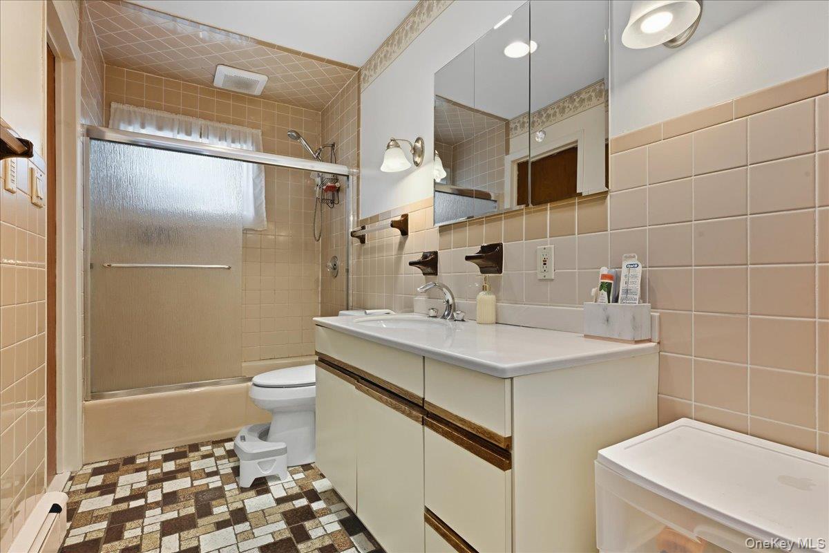 #19 photo, 400 Plainview Road, ناسو Hicksville , NY 11801