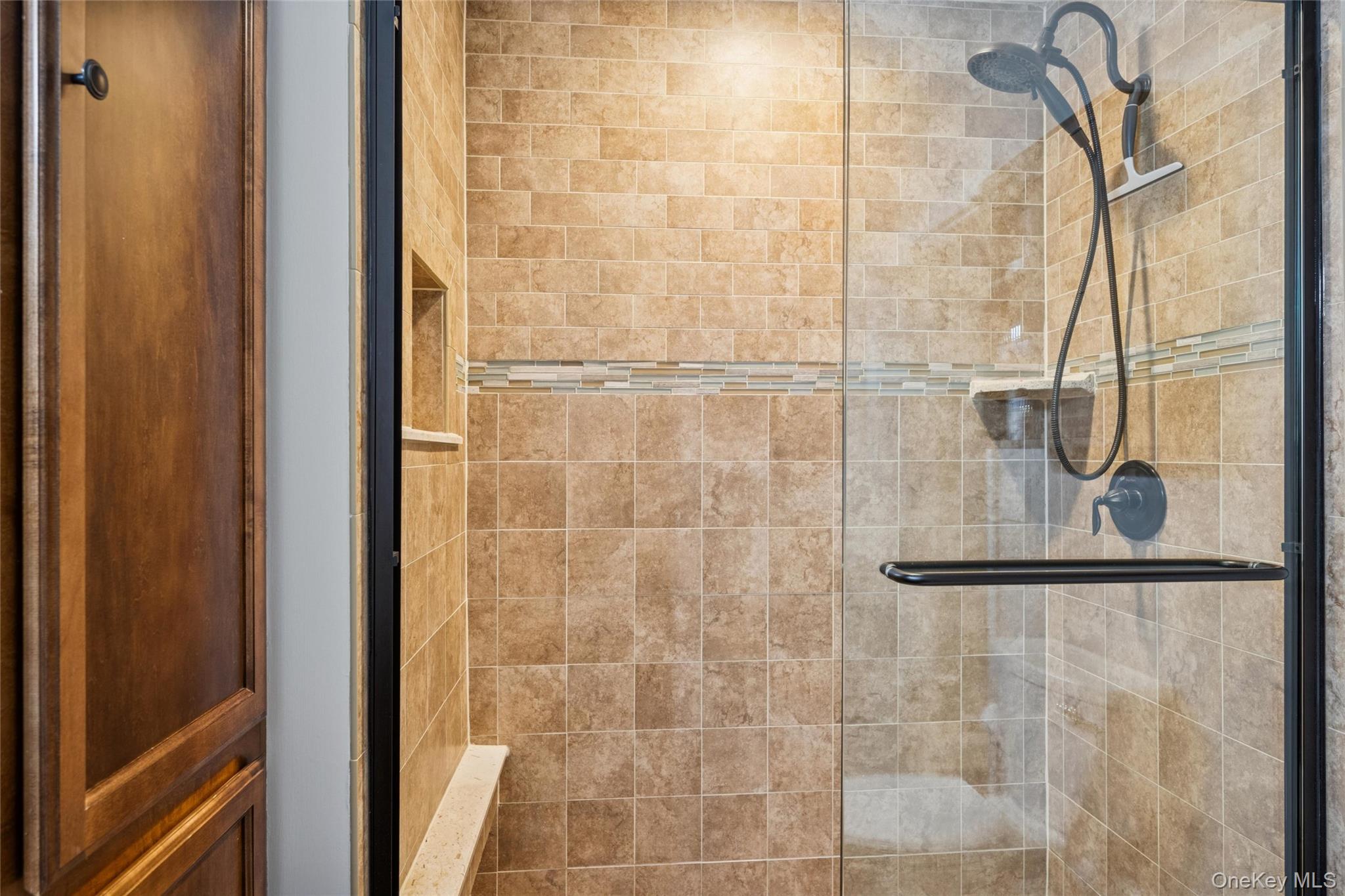 #8 photo, 606 Sara Circle, מחוז סאפוק Port Jefferson Station , NY 11776