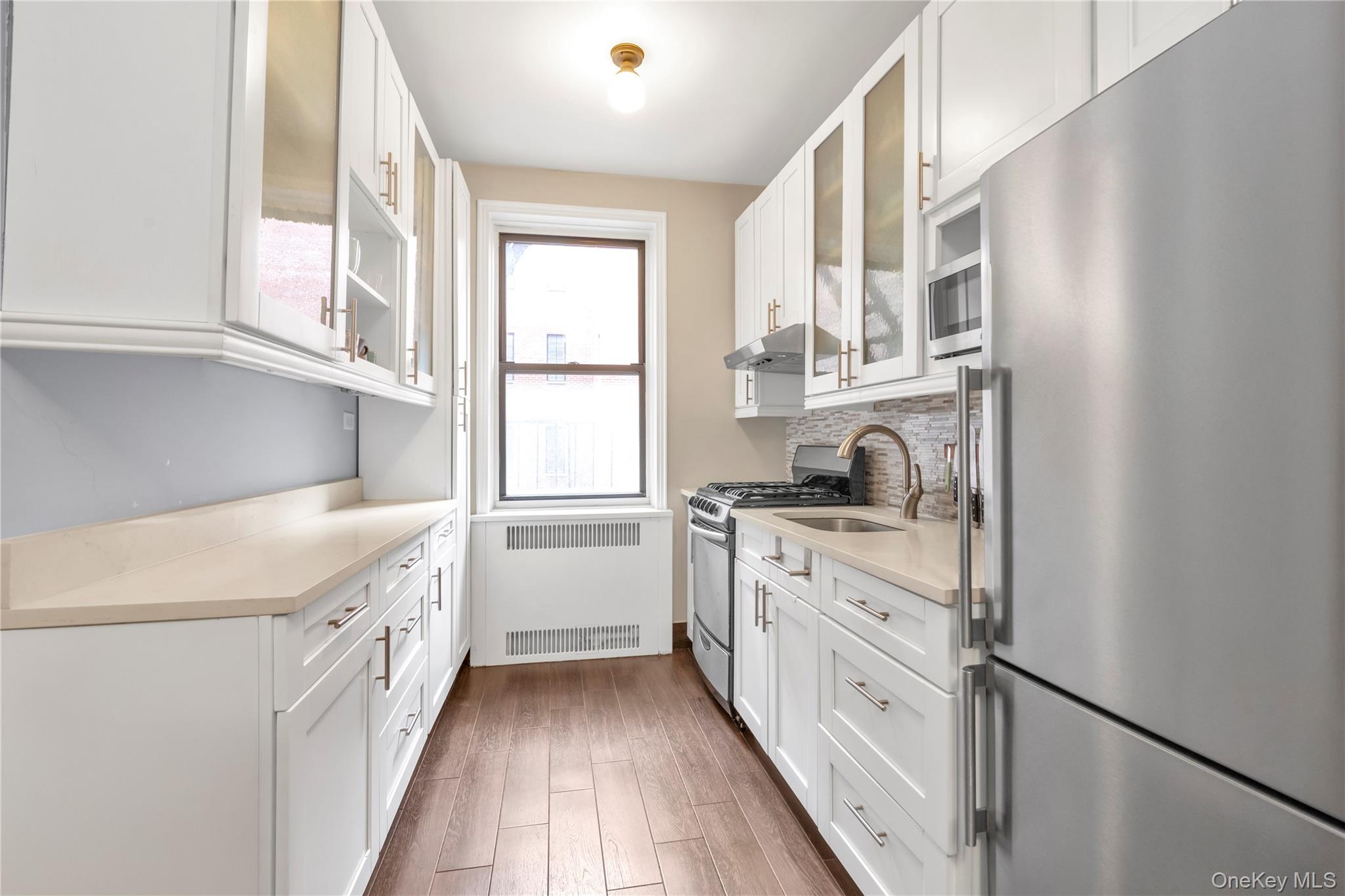 #6 photo, 25-40 31 Avenue, कुईंस Astoria , NY 11106