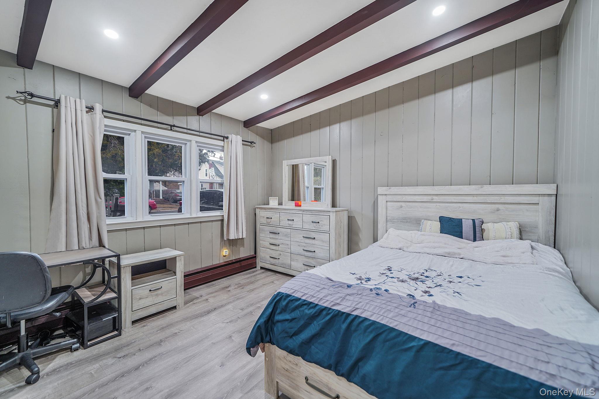 #12 photo, 66 W 10th Street, Huntington Station , NY 11746