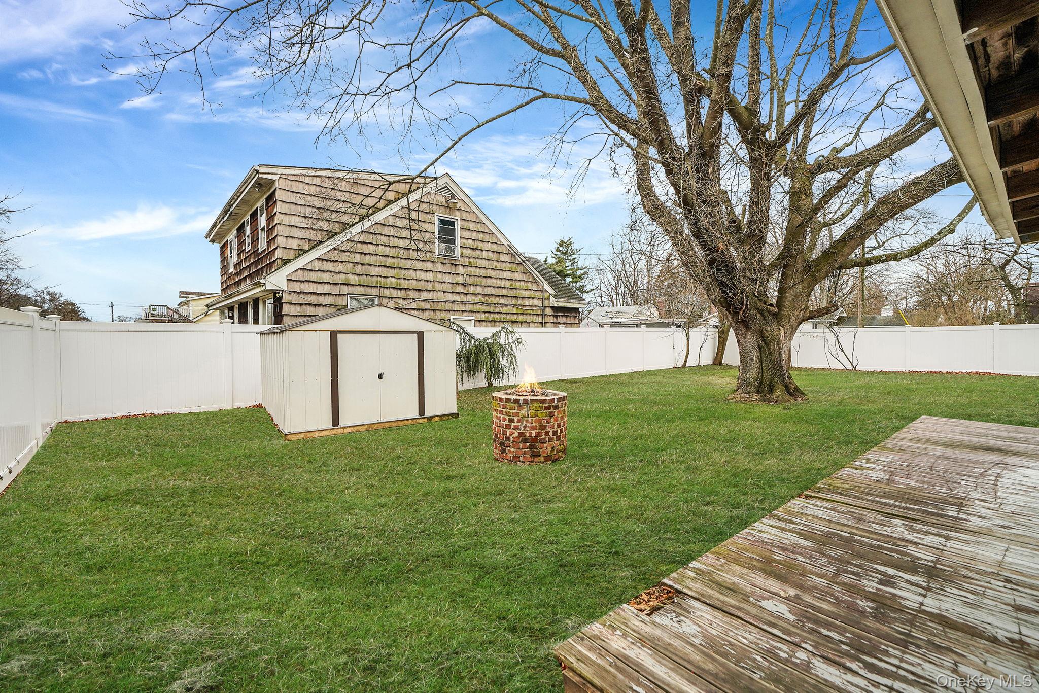 #18 photo, 66 W 10th Street, Huntington Station , NY 11746