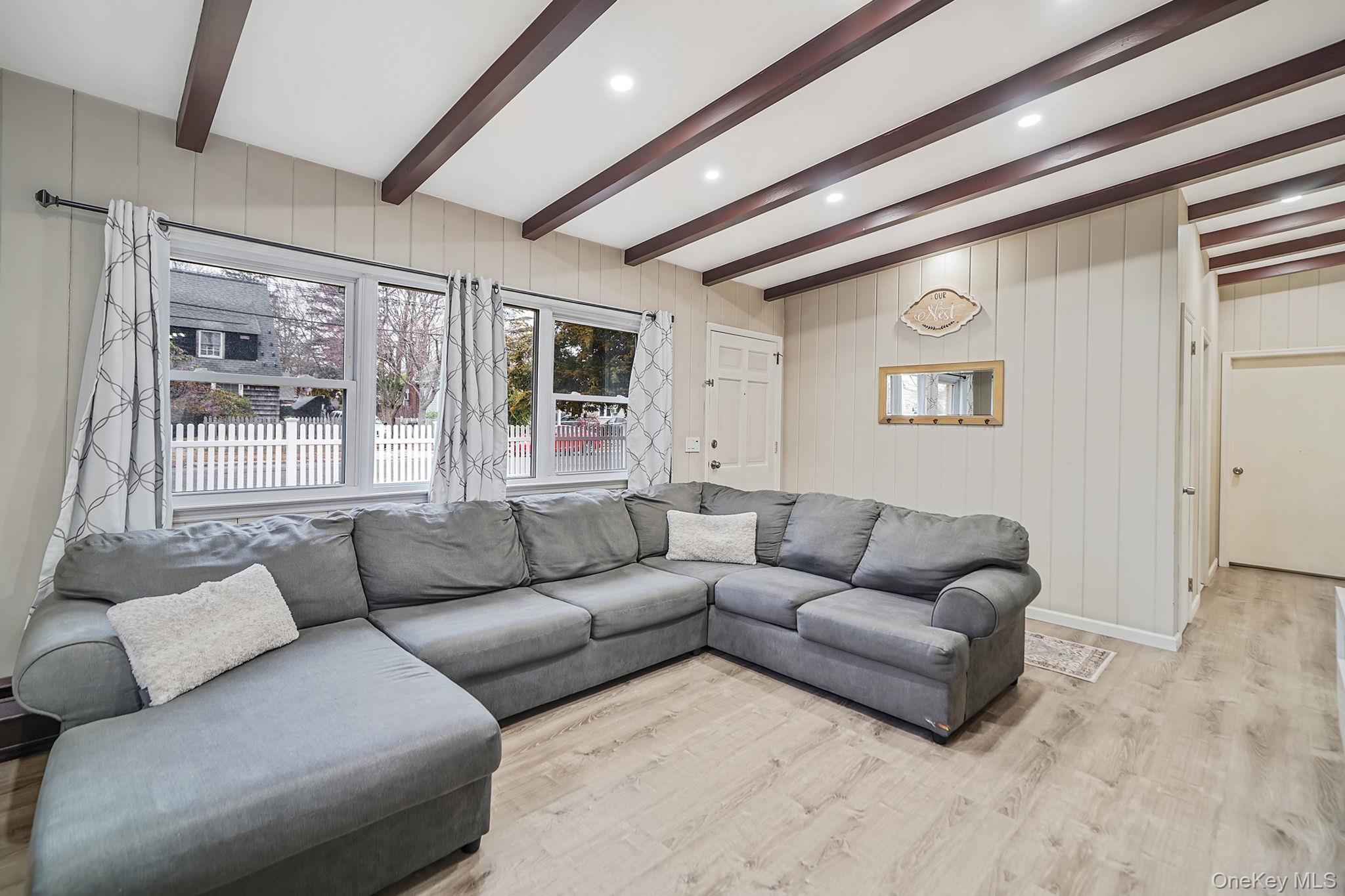 #4 photo, 66 W 10th Street, Huntington Station , NY 11746