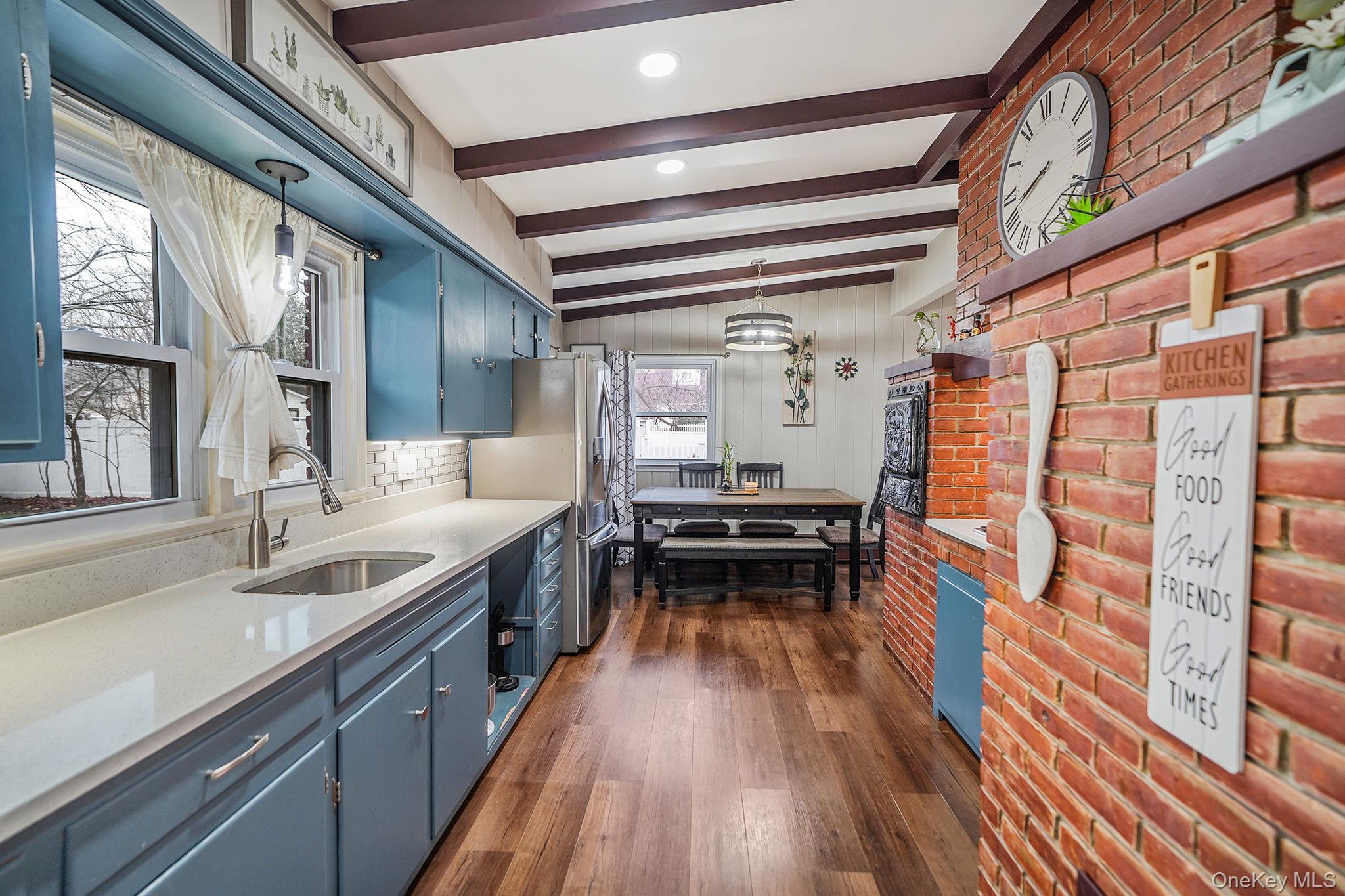 #8 photo, 66 W 10th Street, Huntington Station , NY 11746