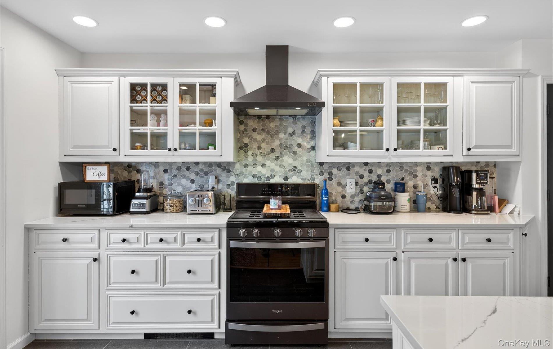 #12 photo, 175 Evergreen Avenue, सफ़ोक काउंटी Smithtown , NY 11787