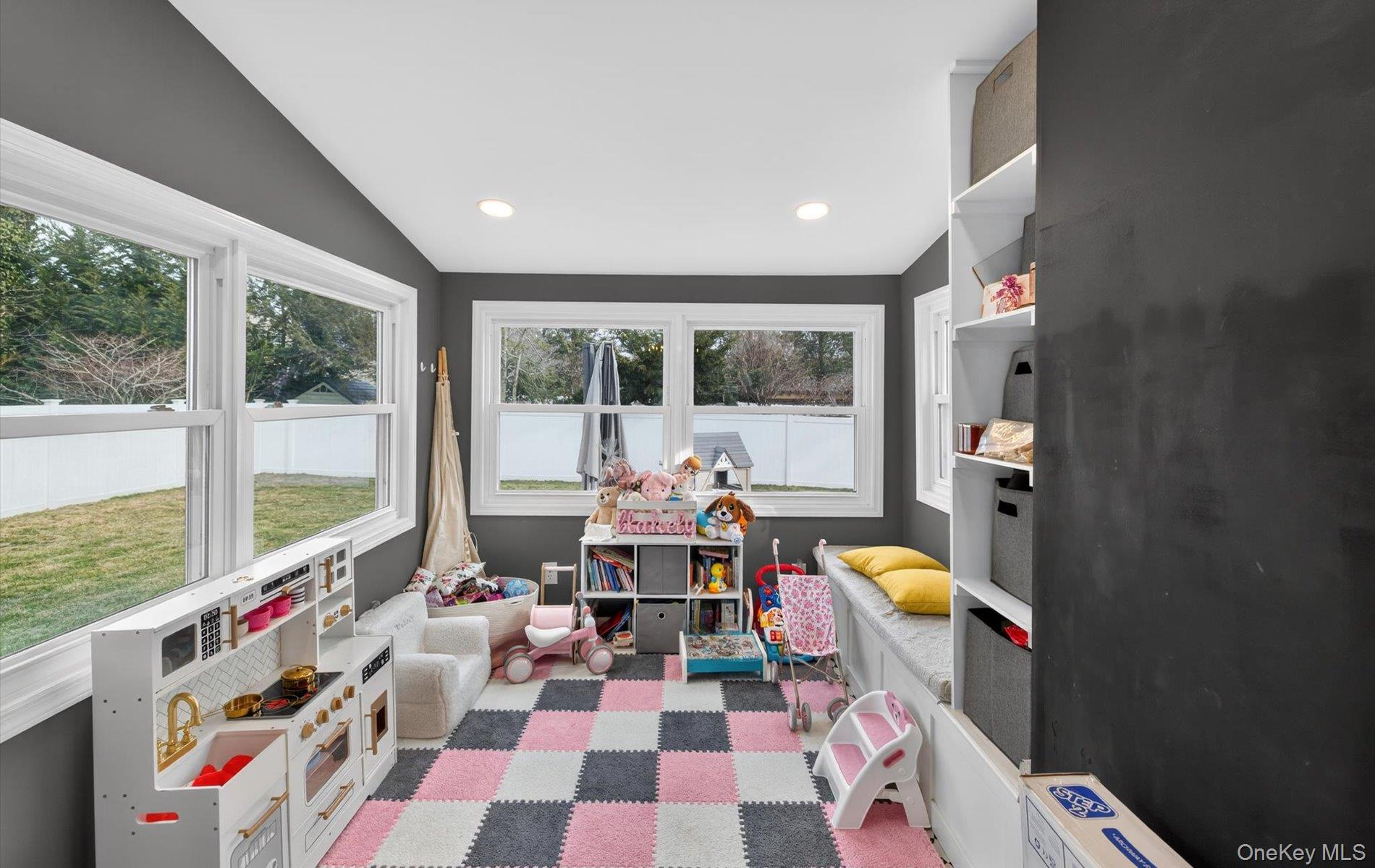 #14 photo, 175 Evergreen Avenue, सफ़ोक काउंटी Smithtown , NY 11787