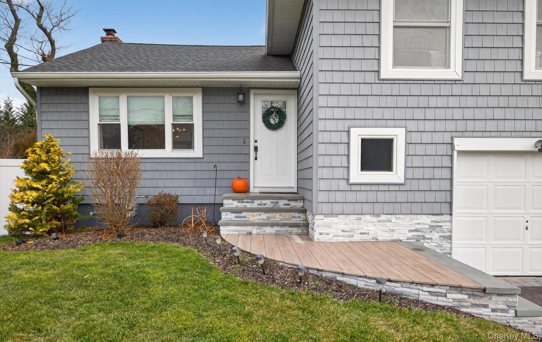 #2 photo, 175 Evergreen Avenue, सफ़ोक काउंटी Smithtown , NY 11787