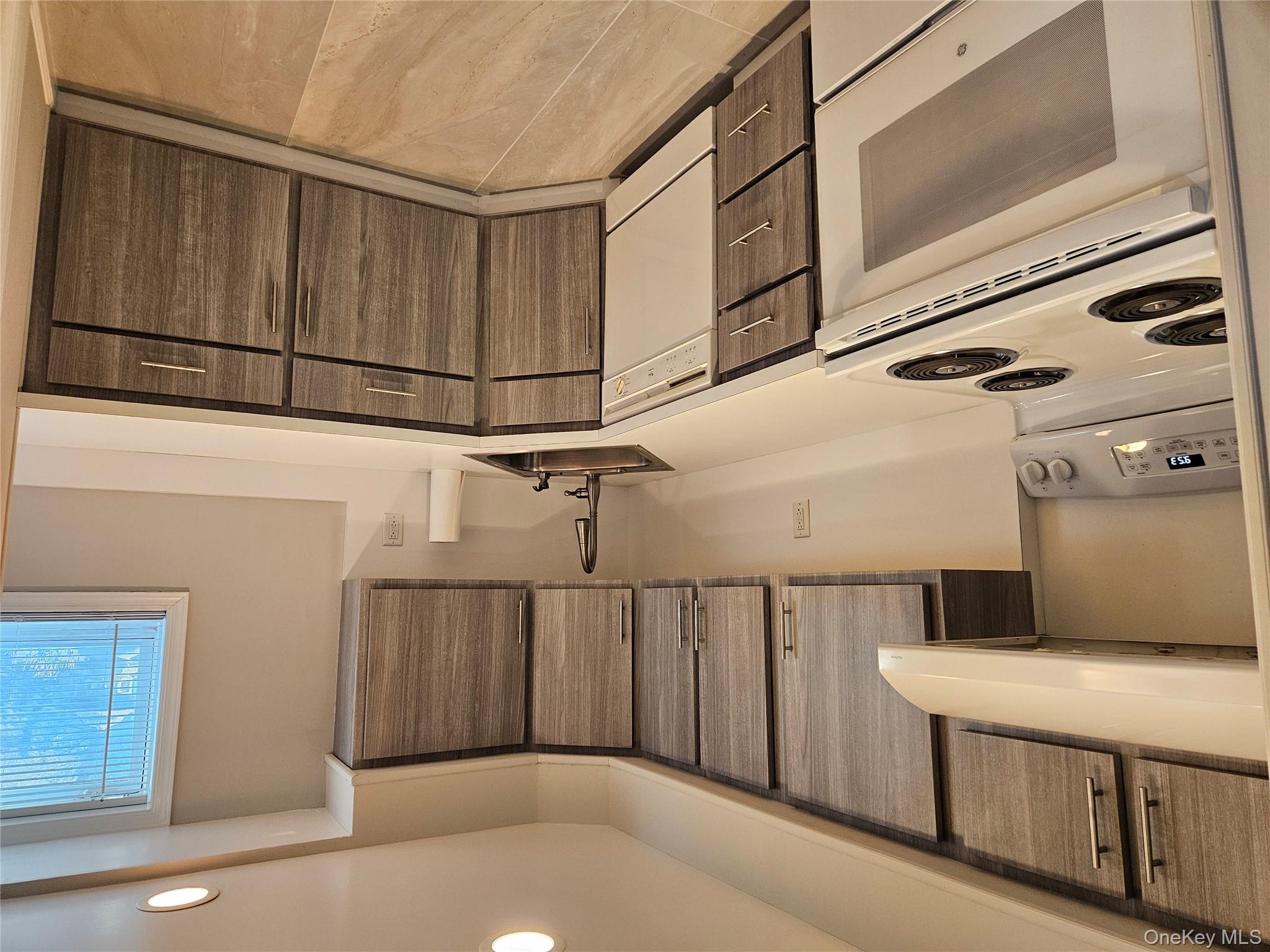 #4 photo, 43 hartman  hill Road, Huntington , NY 11743