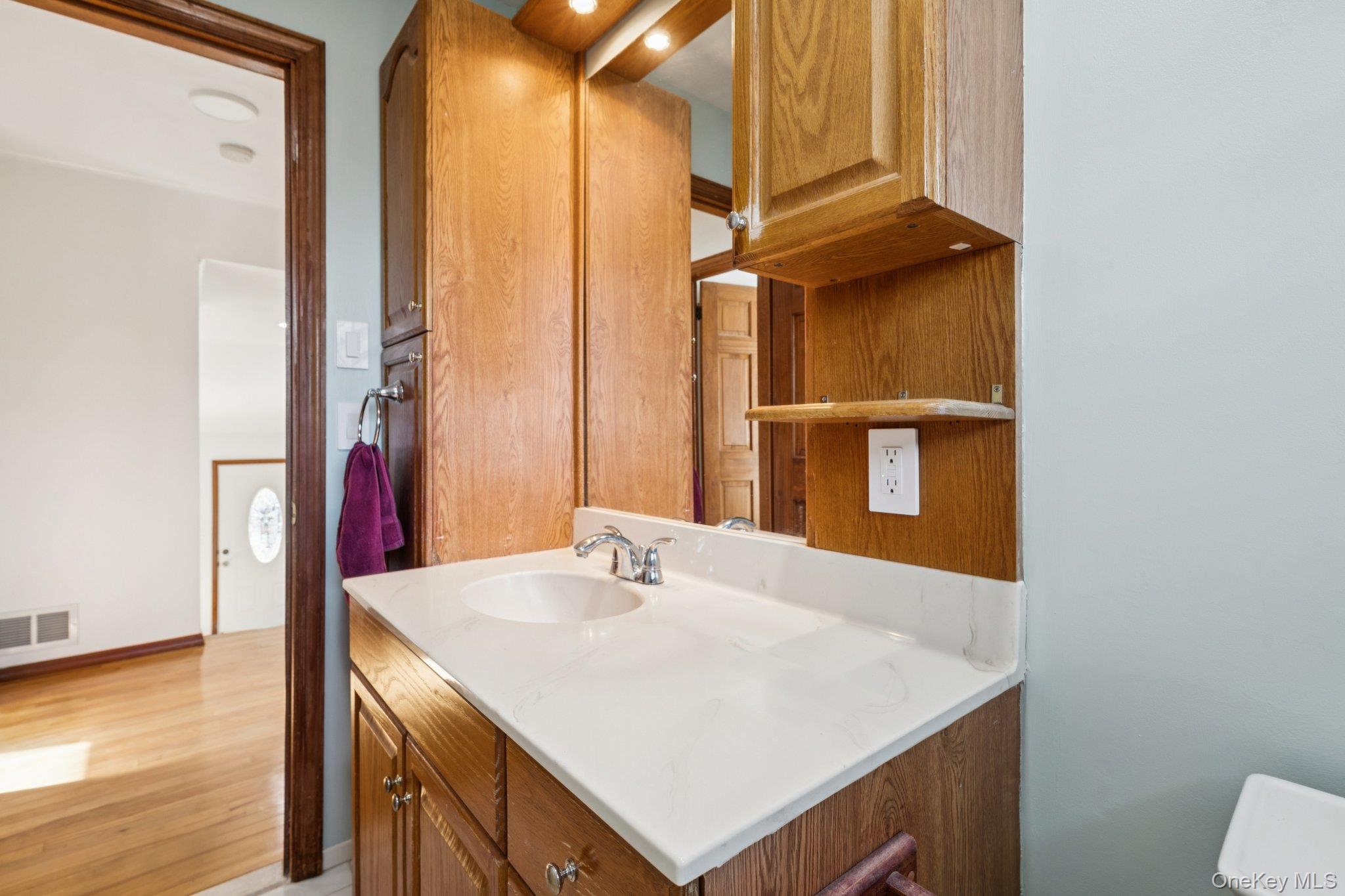 #10 photo, 4 Oakley Drive, सफ़ोक काउंटी Huntington Station , NY 11746