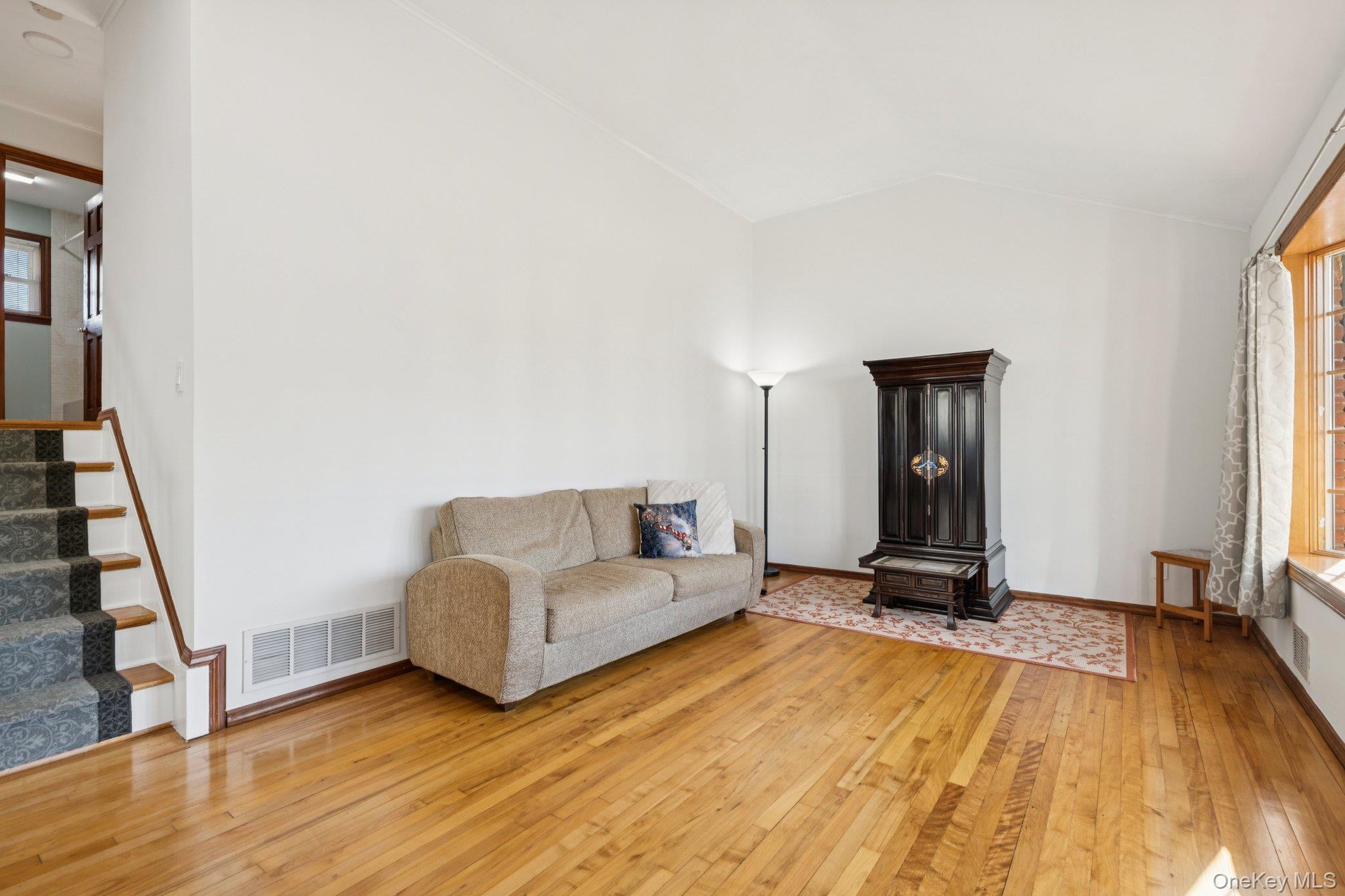 #5 photo, 4 Oakley Drive, सफ़ोक काउंटी Huntington Station , NY 11746