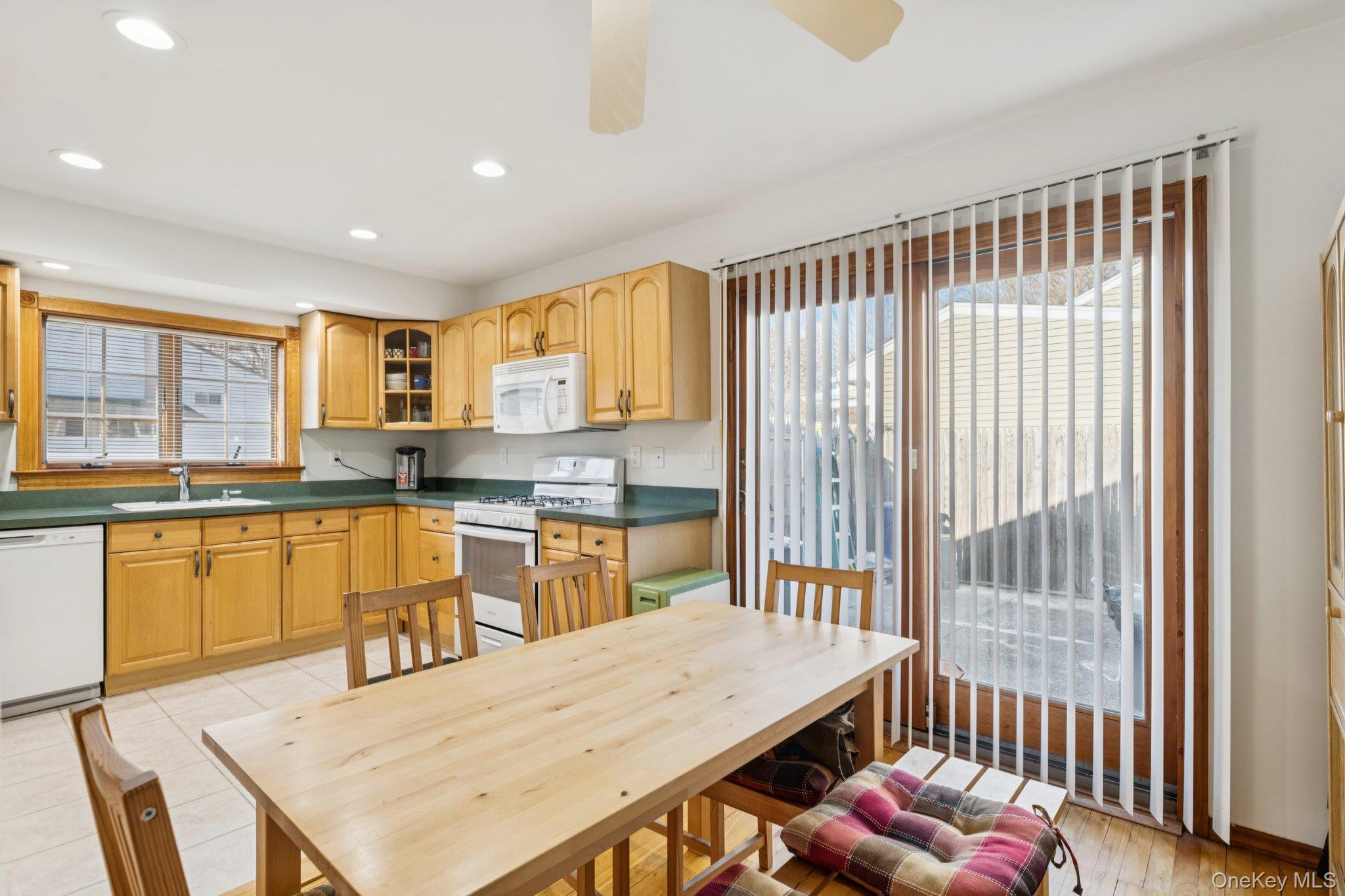 #6 photo, 4 Oakley Drive, सफ़ोक काउंटी Huntington Station , NY 11746