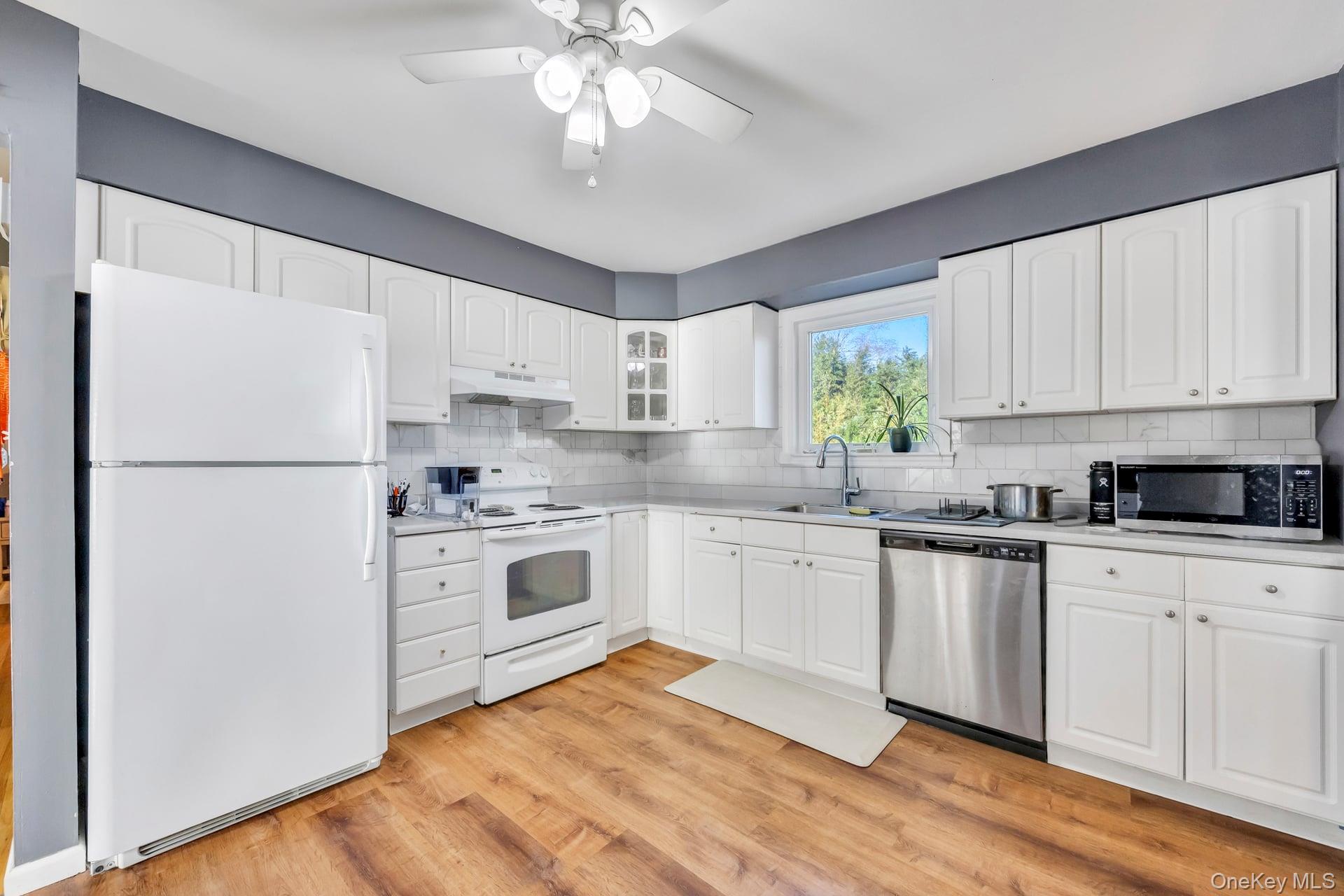 #16 photo, 11 Marlo Lane, 롱 아일랜드 Hauppauge , NY 11788