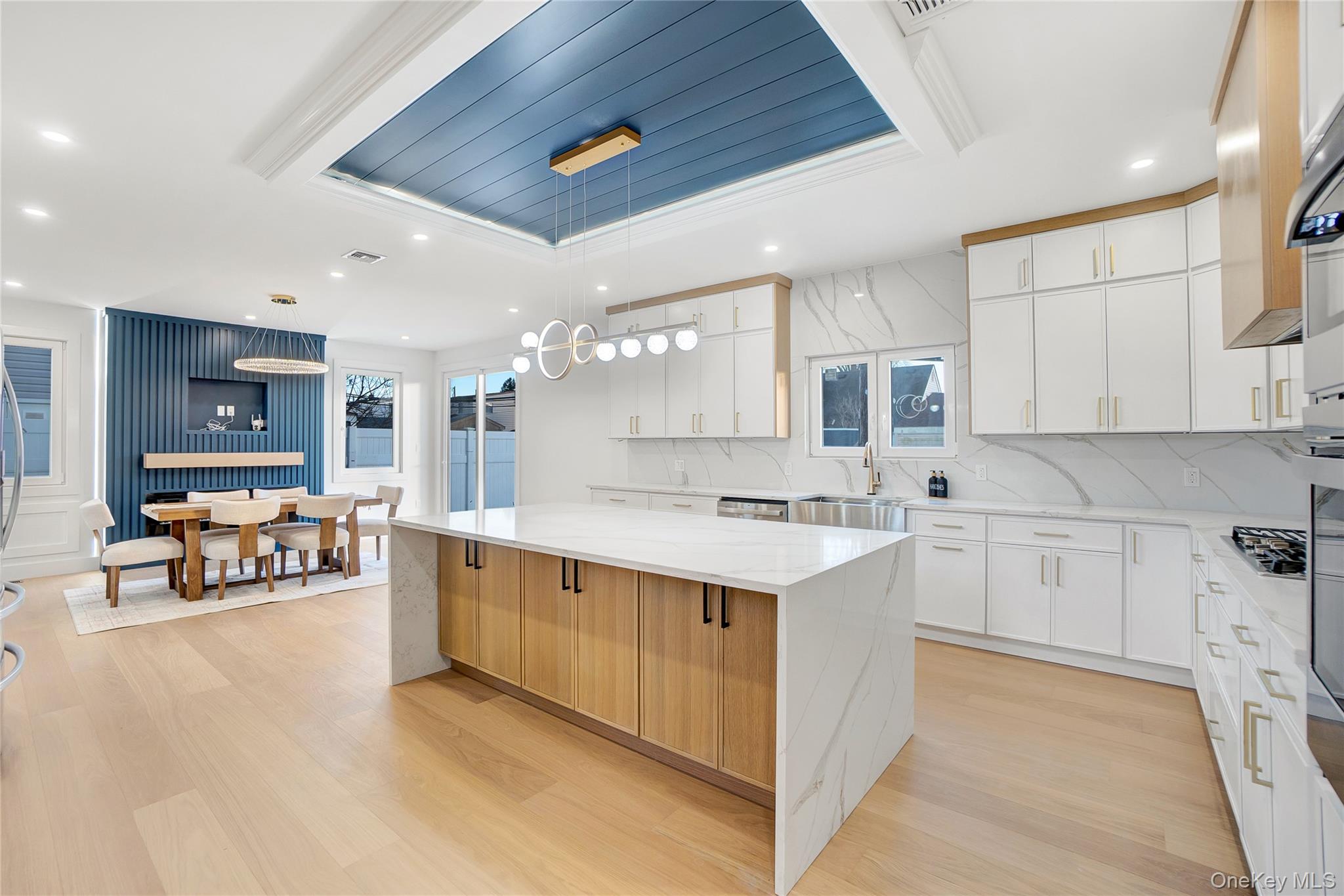 #3 photo, 23 Glade Lane, 롱 아일랜드 Levittown , NY 11756