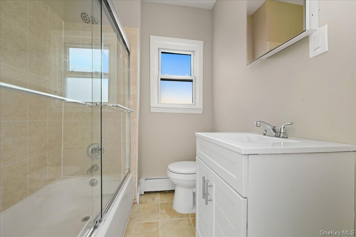 #12 photo, 160 Argyle Avenue, Uniondale , NY 11553