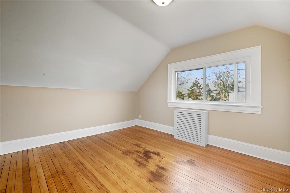 #15 photo, 160 Argyle Avenue, Uniondale , NY 11553