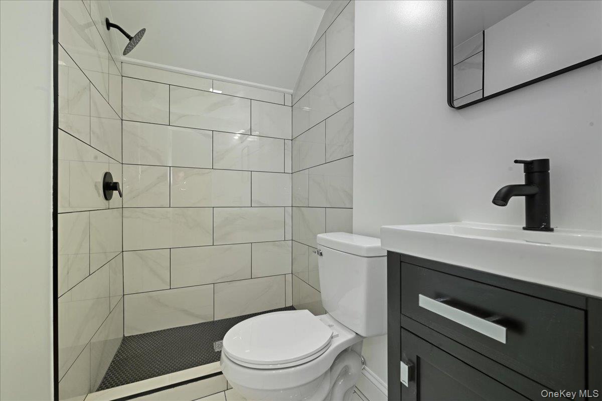 #19 photo, 160 Argyle Avenue, Uniondale , NY 11553