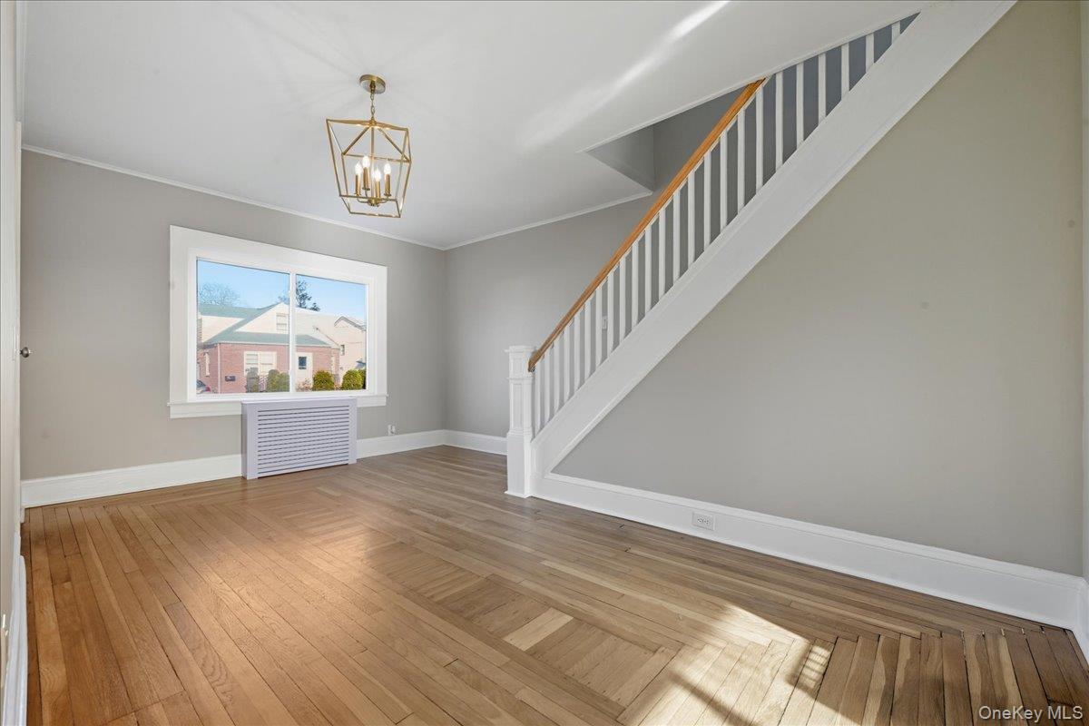 #3 photo, 160 Argyle Avenue, Uniondale , NY 11553