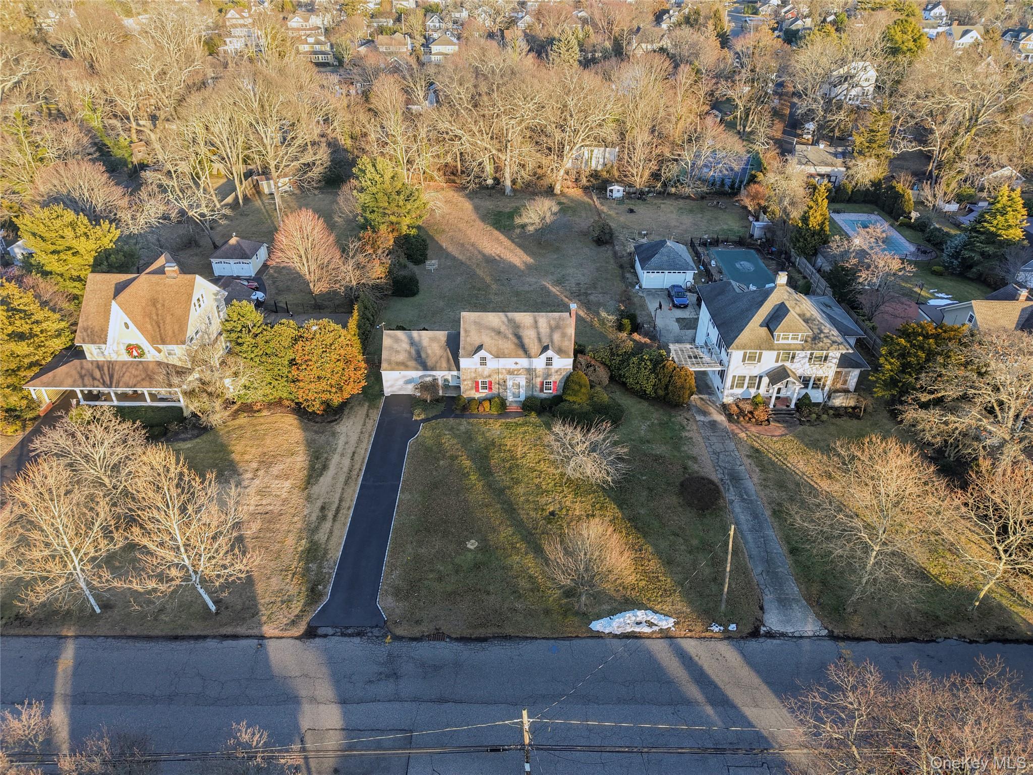 #11 photo, 239 Greene Avenue, सफ़ोक काउंटी Sayville , NY 11782