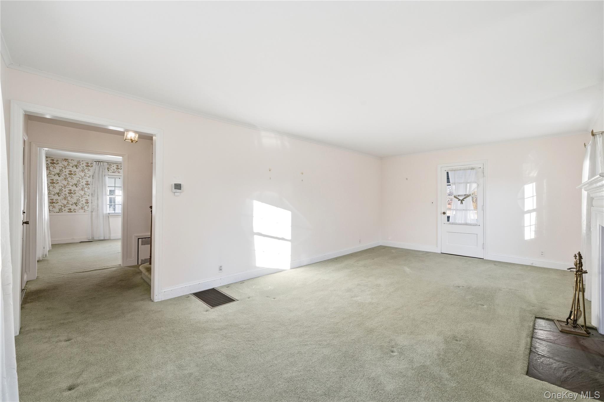 #19 photo, 239 Greene Avenue, सफ़ोक काउंटी Sayville , NY 11782