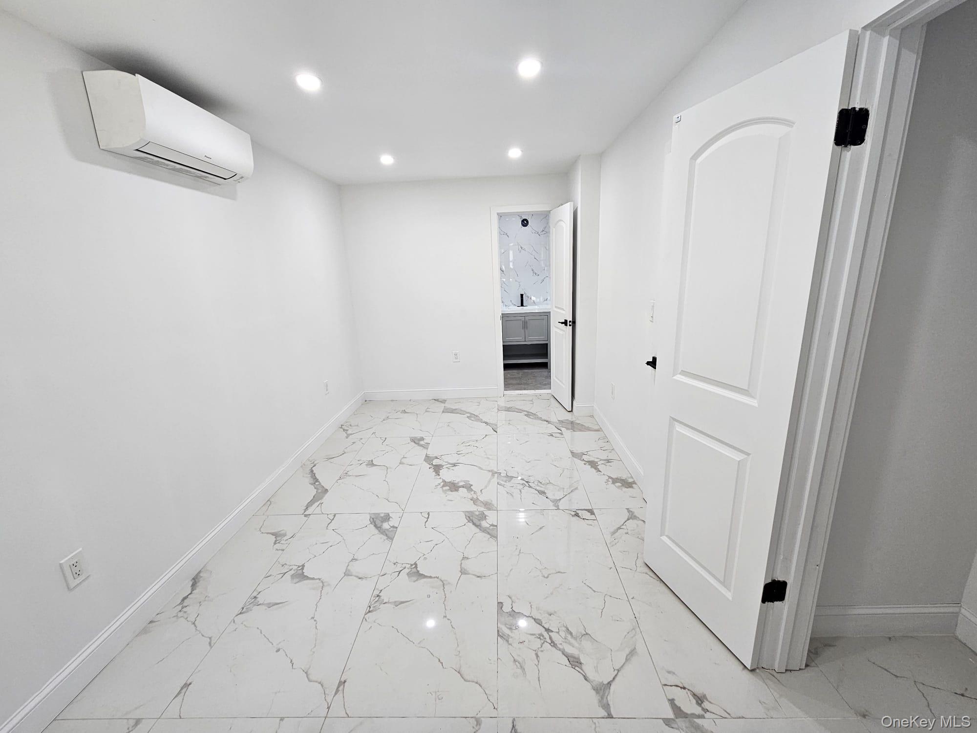 #19 photo, 52 Crystal Beach Boulevard, 东长岛 Moriches , NY 11955