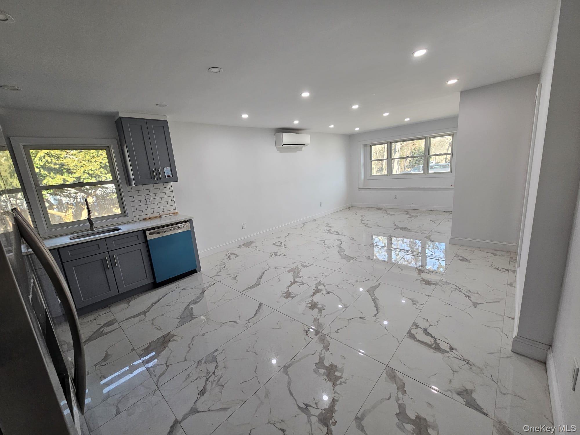 #8 photo, 52 Crystal Beach Boulevard, 东长岛 Moriches , NY 11955