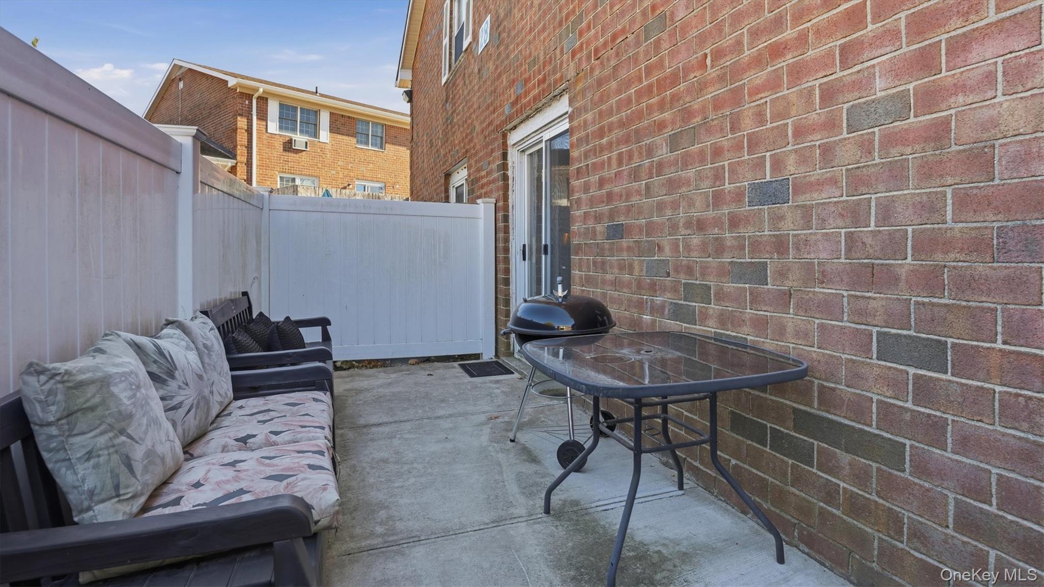 #14 photo, 460 Old Town Road, सफ़ोक काउंटी Port Jefferson Station , NY 11766