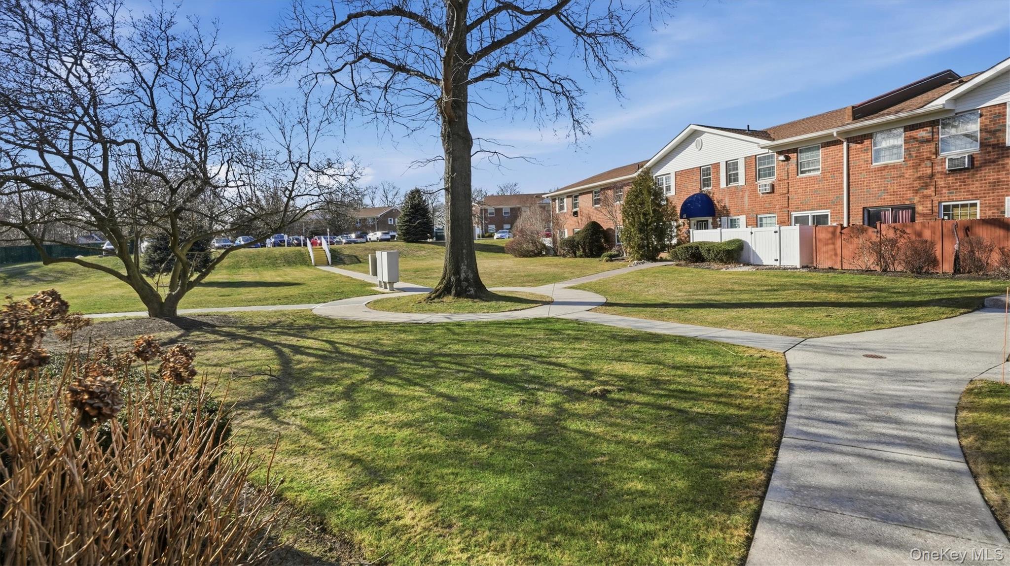 #18 photo, 460 Old Town Road, सफ़ोक काउंटी Port Jefferson Station , NY 11766