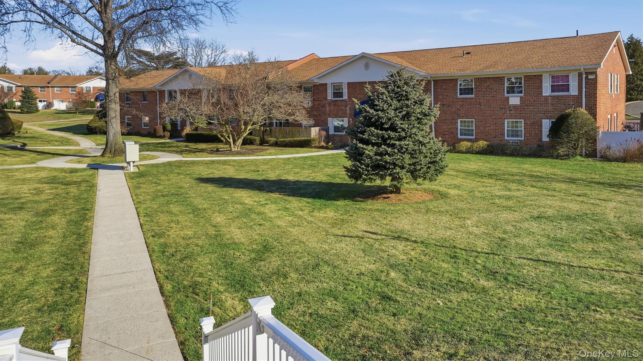 #3 photo, 460 Old Town Road, सफ़ोक काउंटी Port Jefferson Station , NY 11766